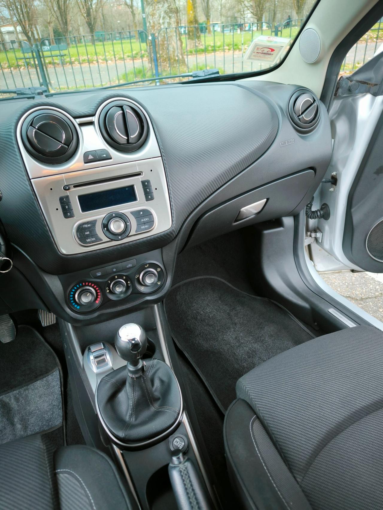 Alfa Romeo MiTo 1.6 JTDm 16V Distinctive Sport Pack