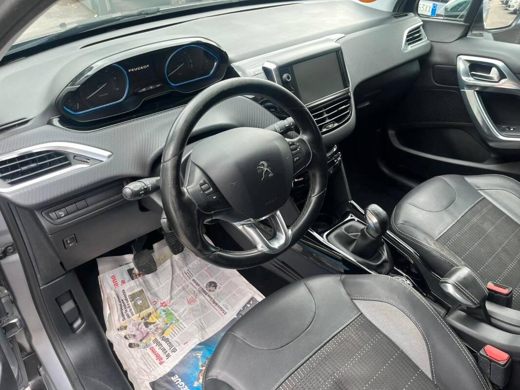 Peugeot 2008 1.6 bluehdi Black Matt 100cv