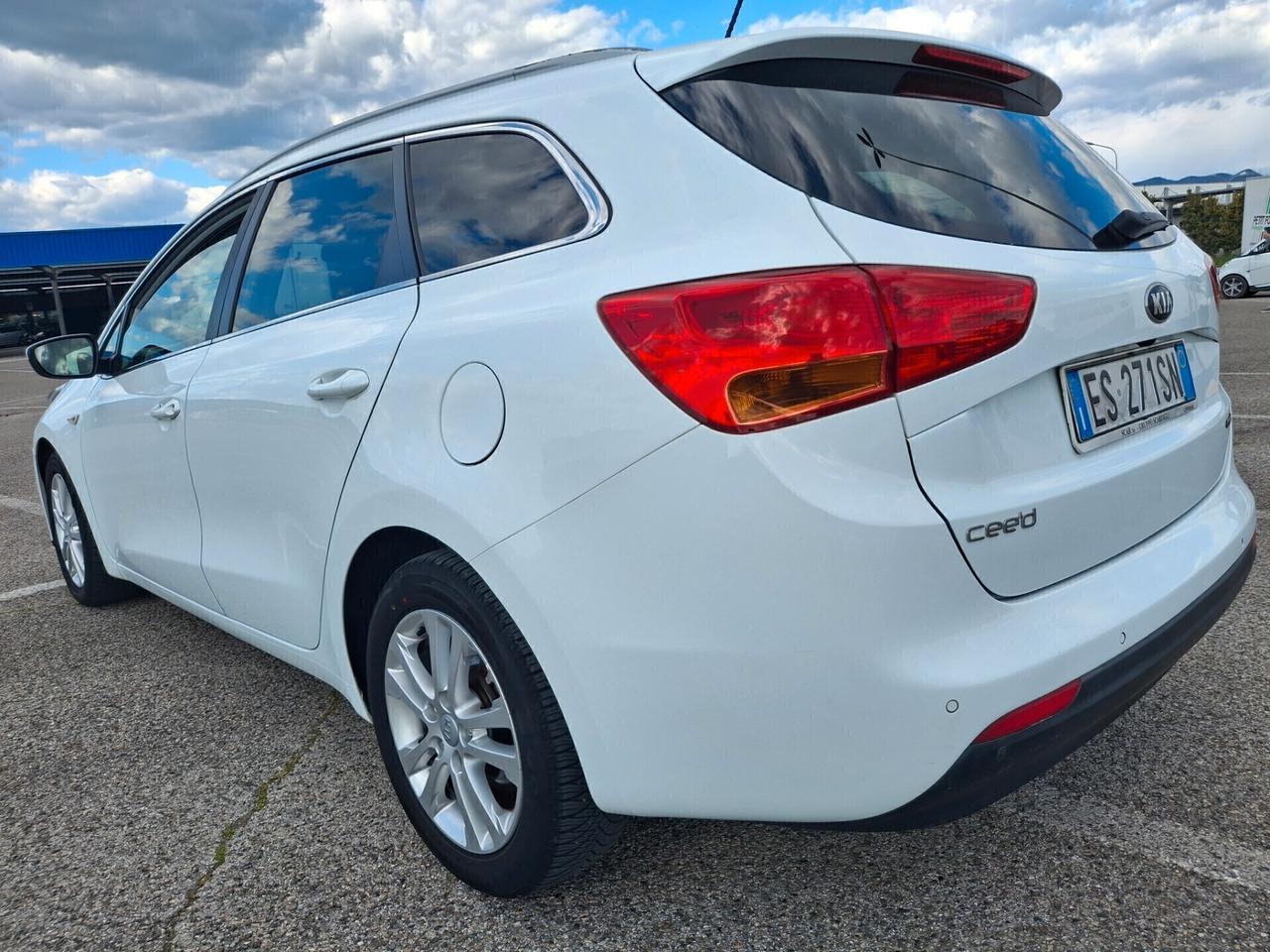 Kia Ceed cee'd 1.4 CRDi SW.-TELECAMERA-LUCI LED-