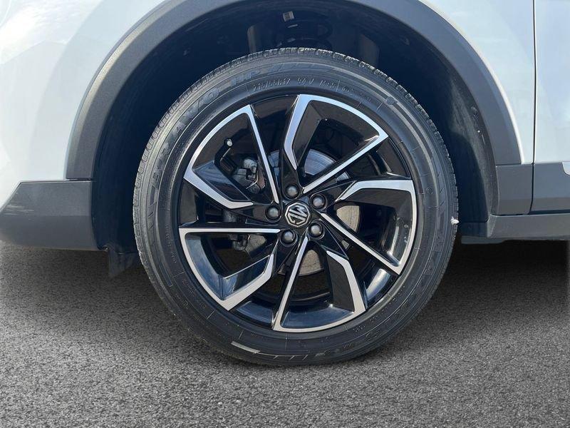 MG ZS Benzina MG ICE 1.5L MT LUX Dover White DARK interior