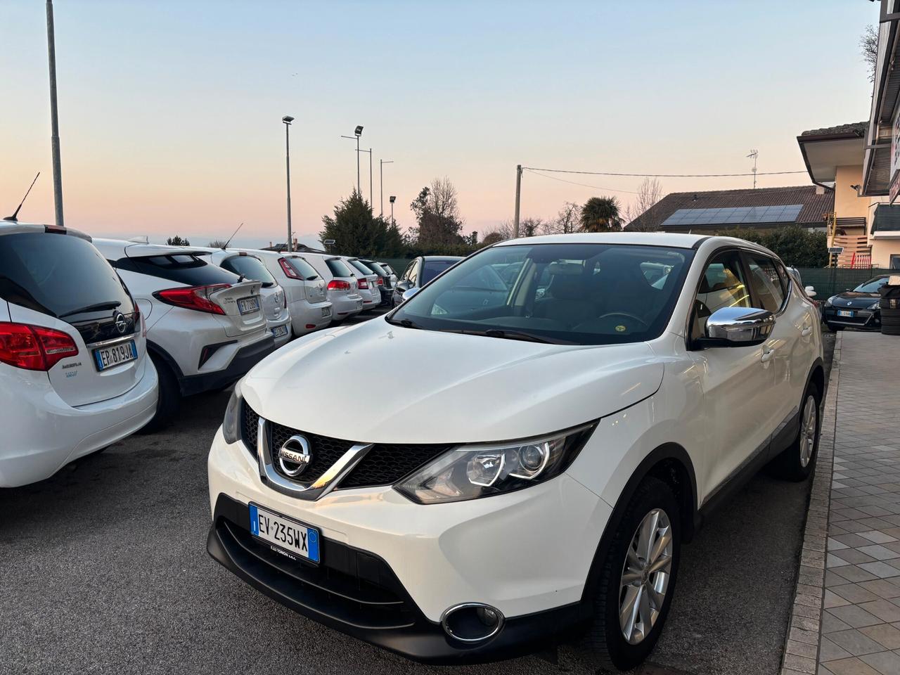 Nissan Qashqai 1.5 dCi Tekna Neopatentati (patente dopo nuovo decreto legge del 14 dicembre 2024)