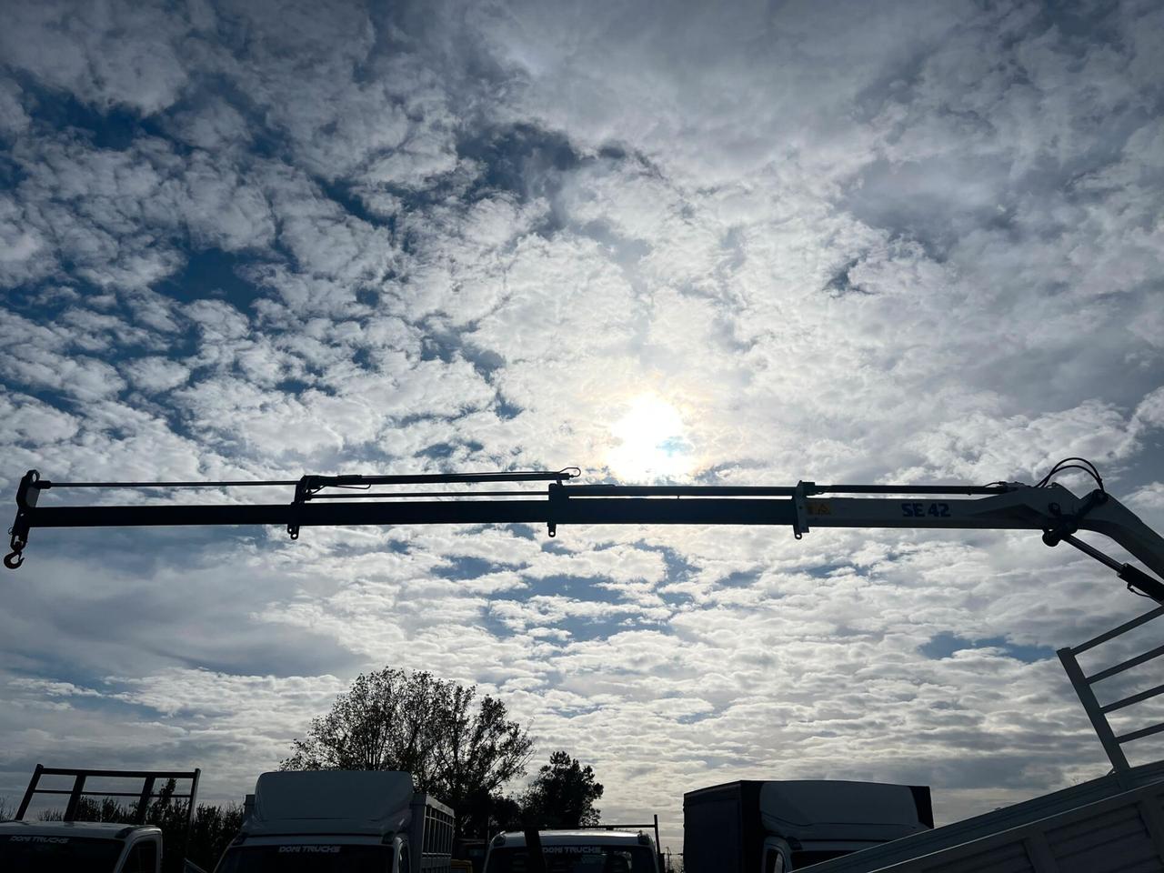 IVECO DAILY 35 C 12 RIBALTABILE CON GRU PESCI