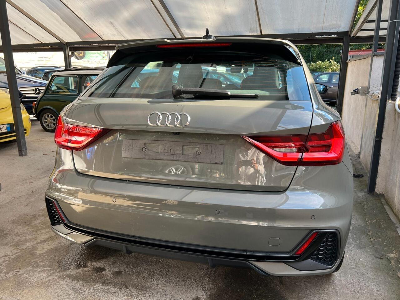 Audi A1 30 S line Automatica-matrix. 7800 km