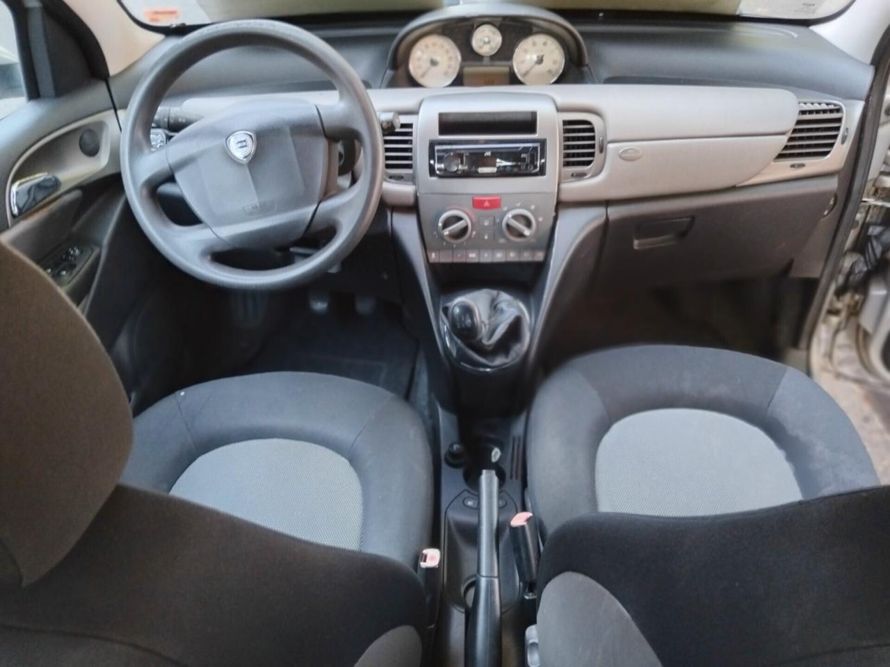 Lancia Ypsilon 1.2 Oro Bianco