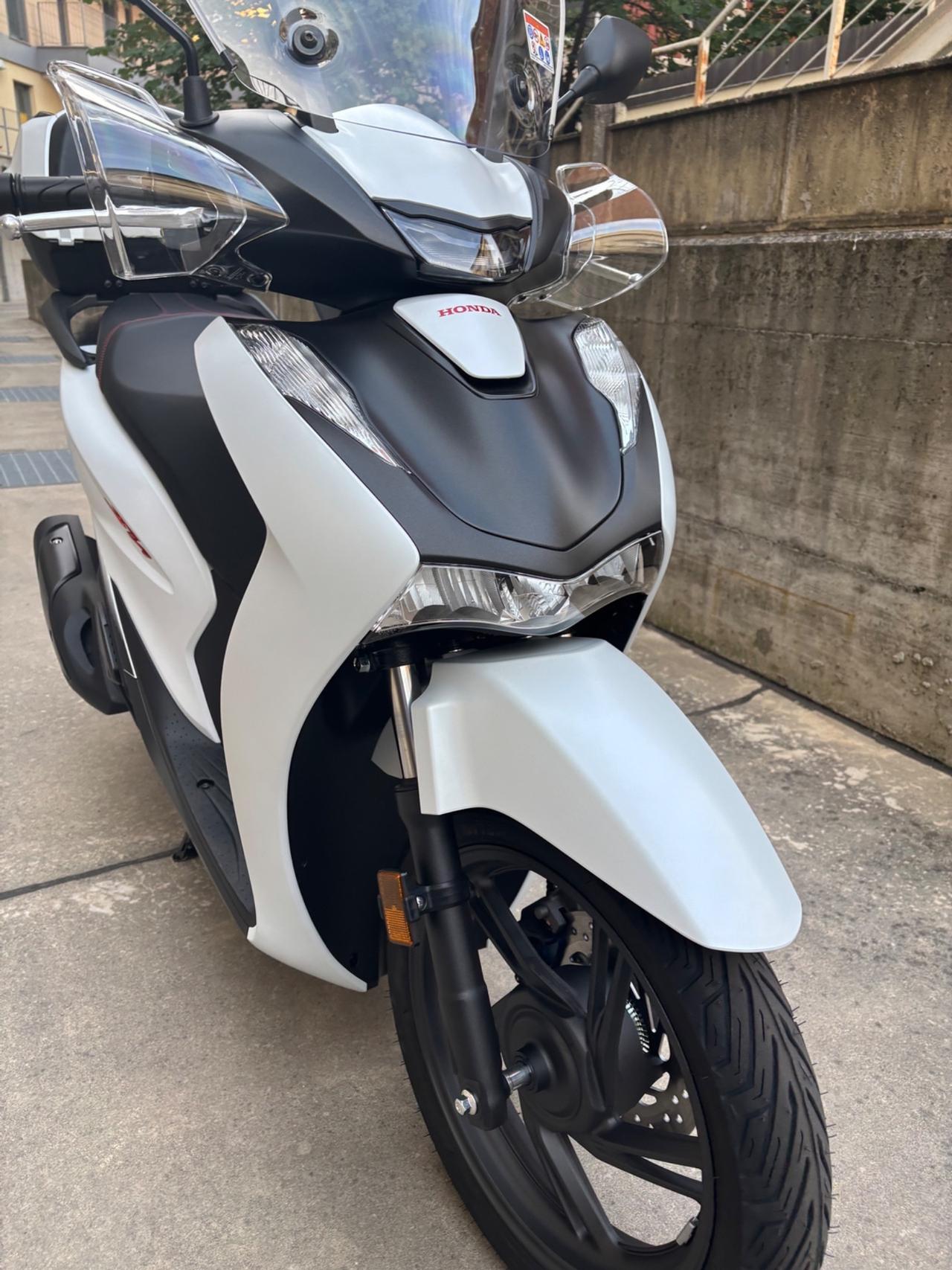 Honda SH 125 Sport Matt Pearl Cool White NUOVO