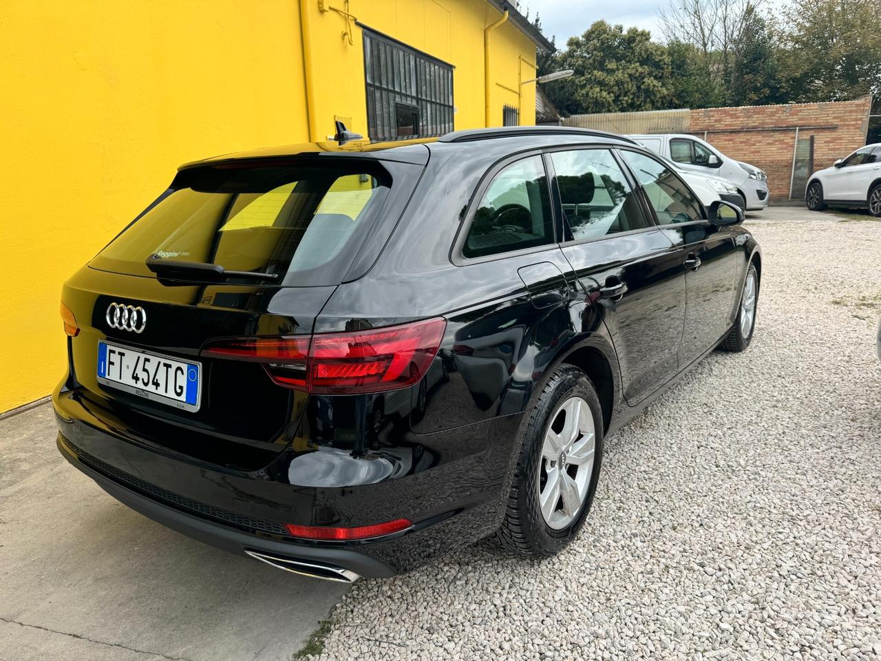 Audi A4 Avant 2.0 TDI 122 CV S tronic Sport TETTO