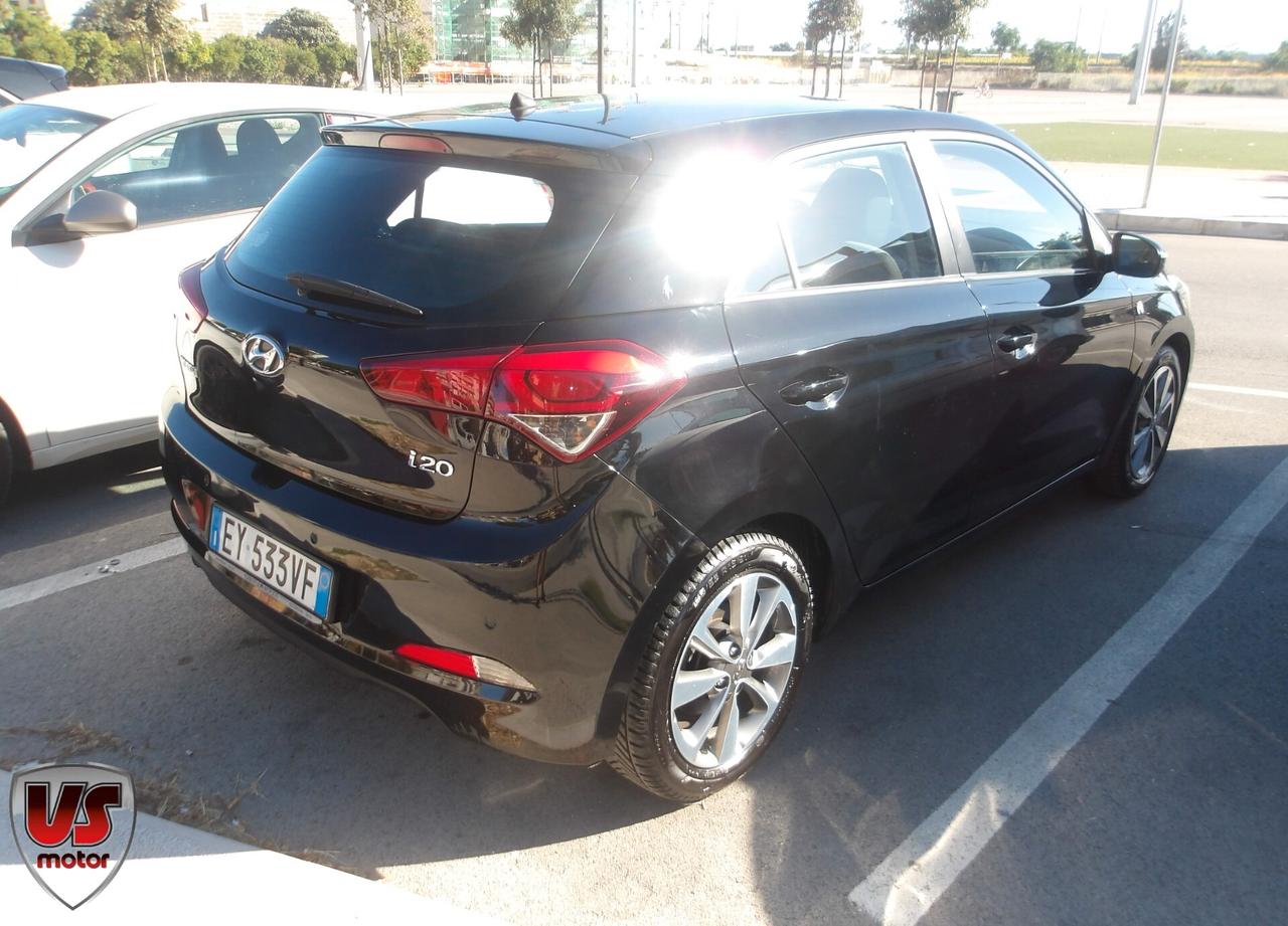 HYUNDAI I20 1.2 BENZ-2015