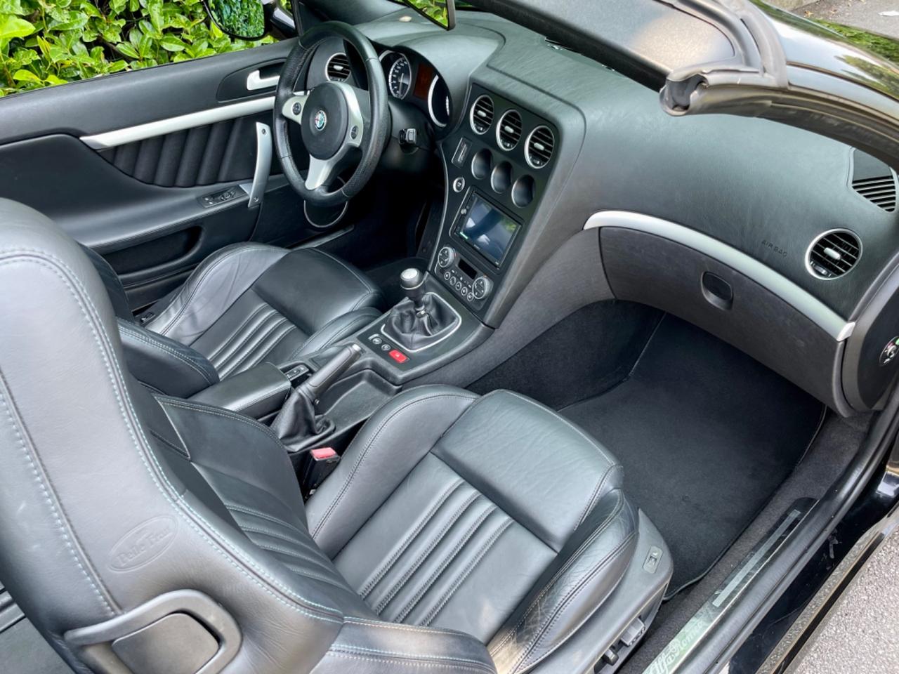 Alfa Romeo Spider 939 3.2 V6 *PININFARINA*