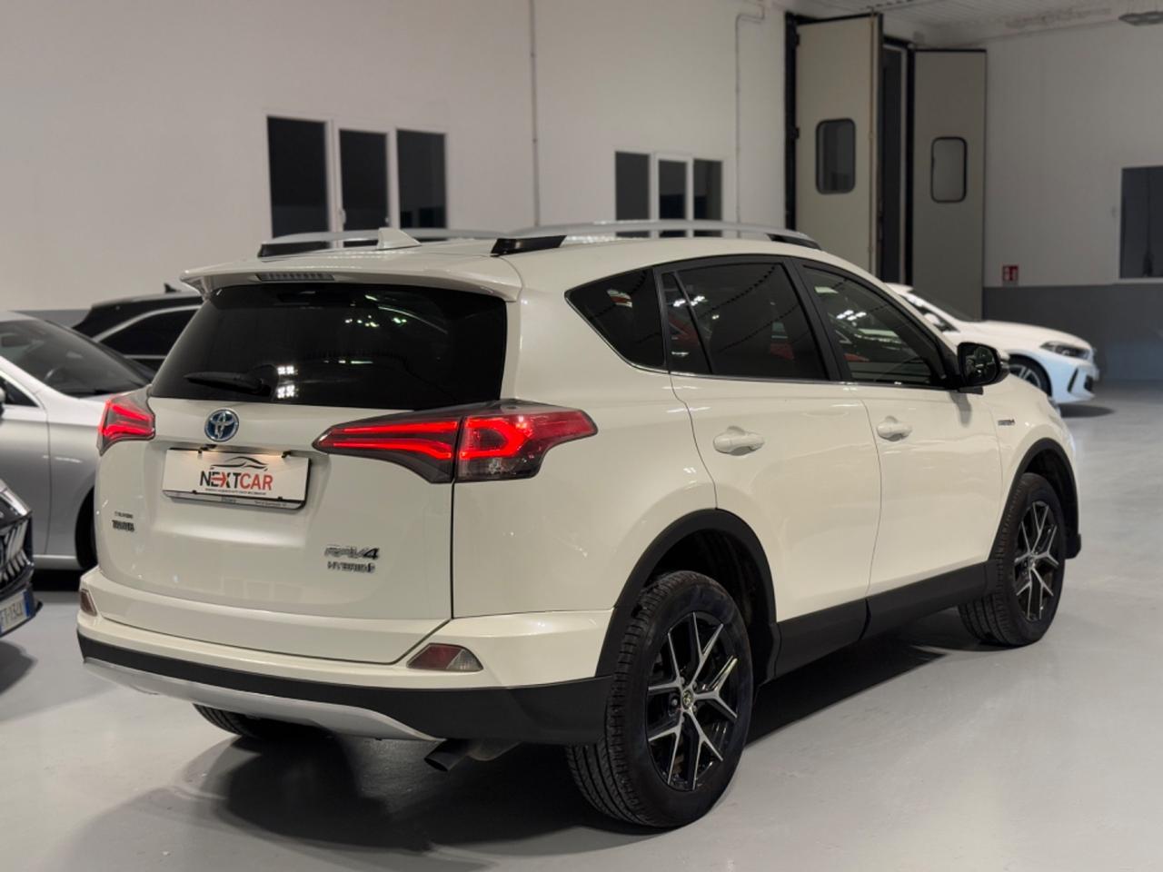 Toyota RAV 4 2.5 Hybrid 2WD Active