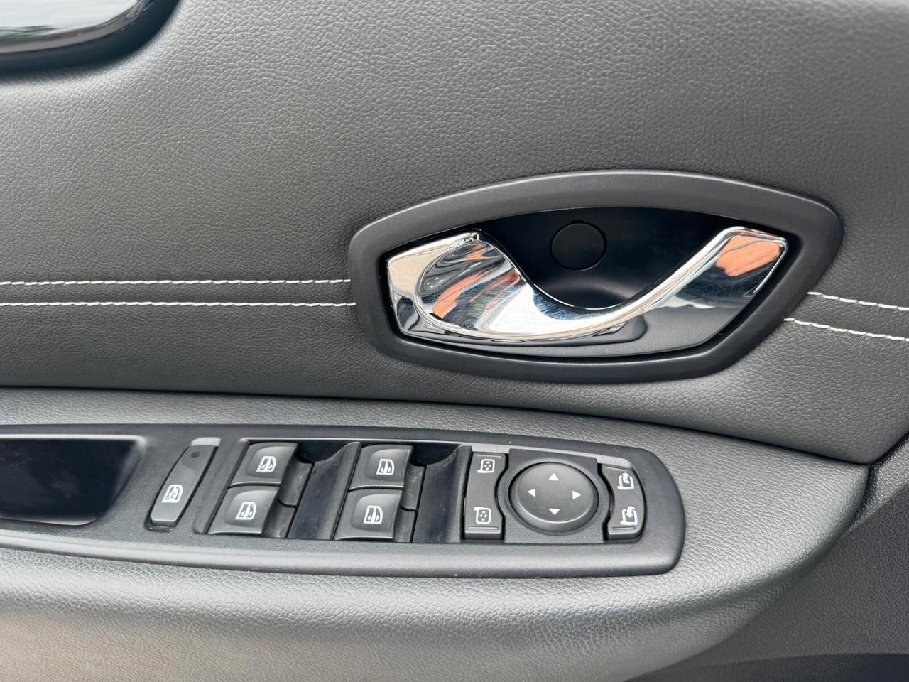Renault Scenic Scénic XMod 1.5 dCi 110CV EDC Bose
