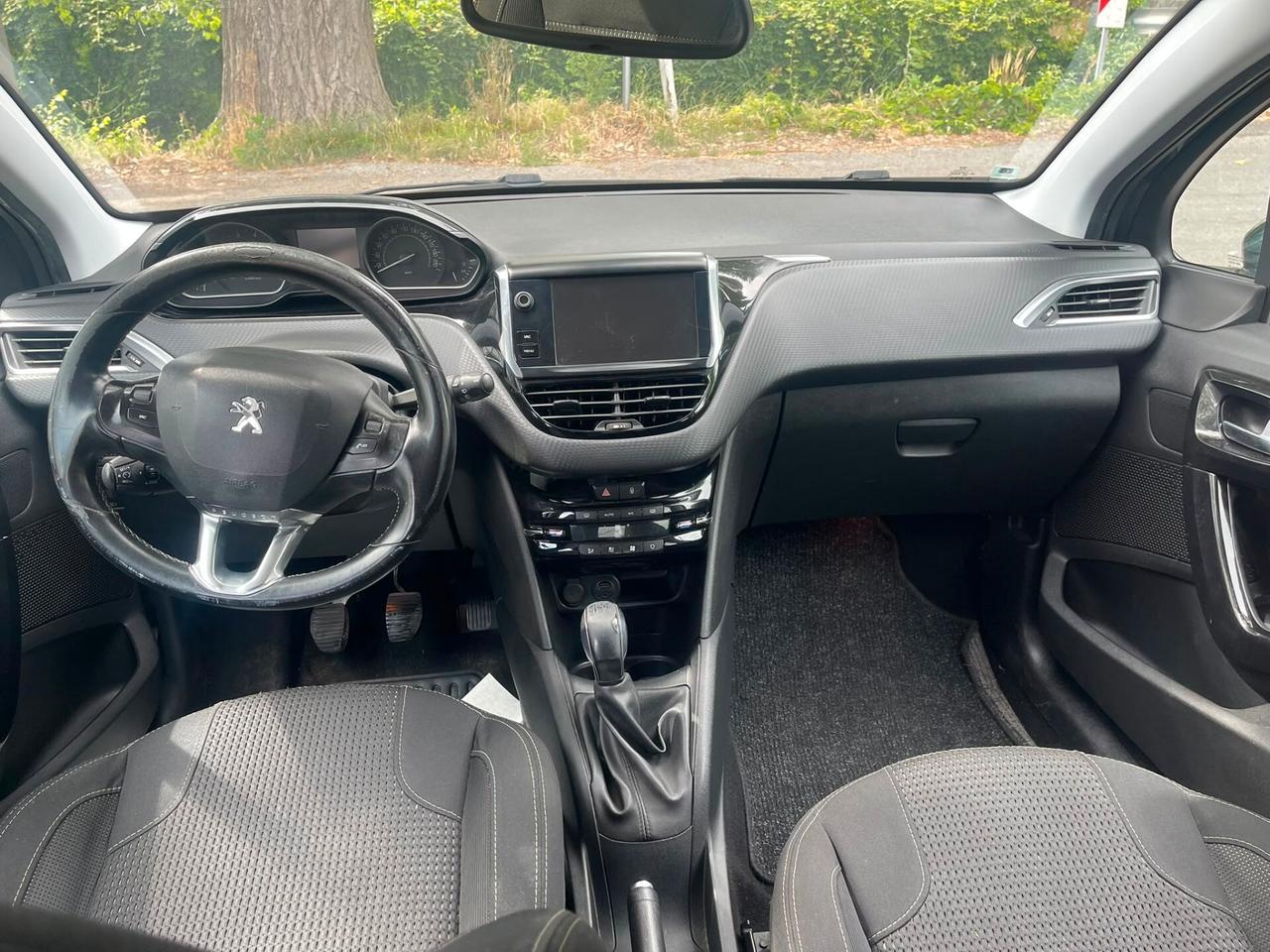 Peugeot 208 PureTech 82 5p. GPL Access