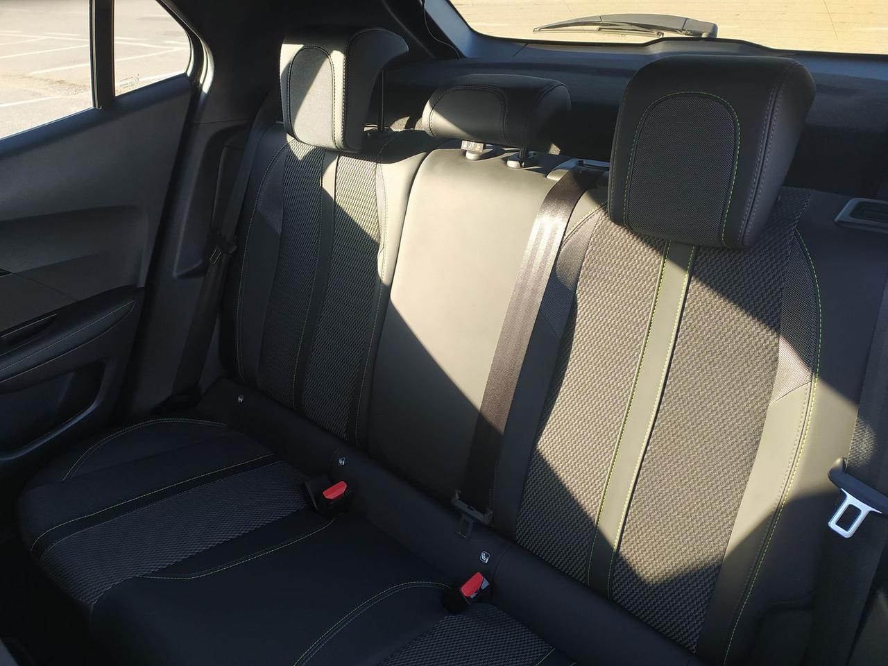 Peugeot 2008 GT e-2008 156 #8105