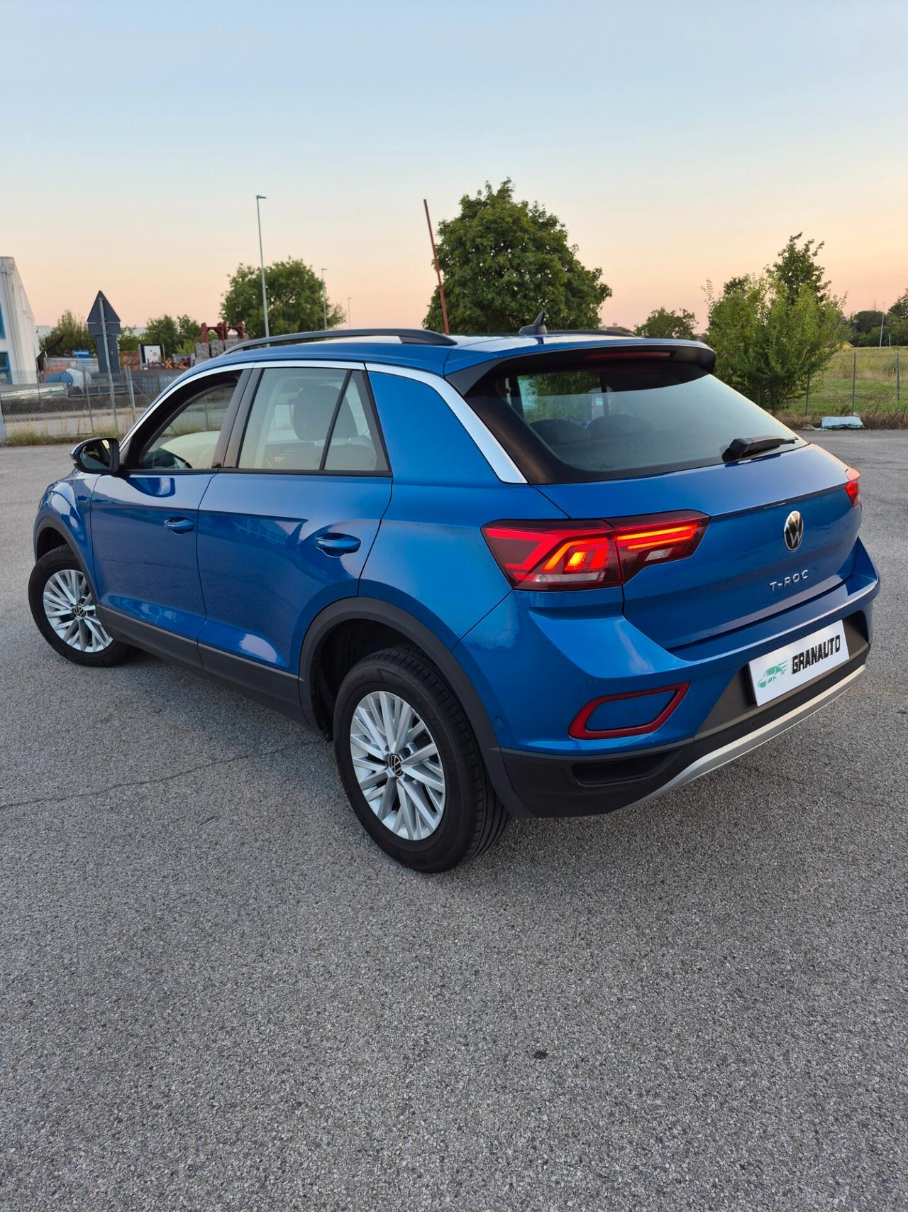 VOLKSWAGEN T-ROC