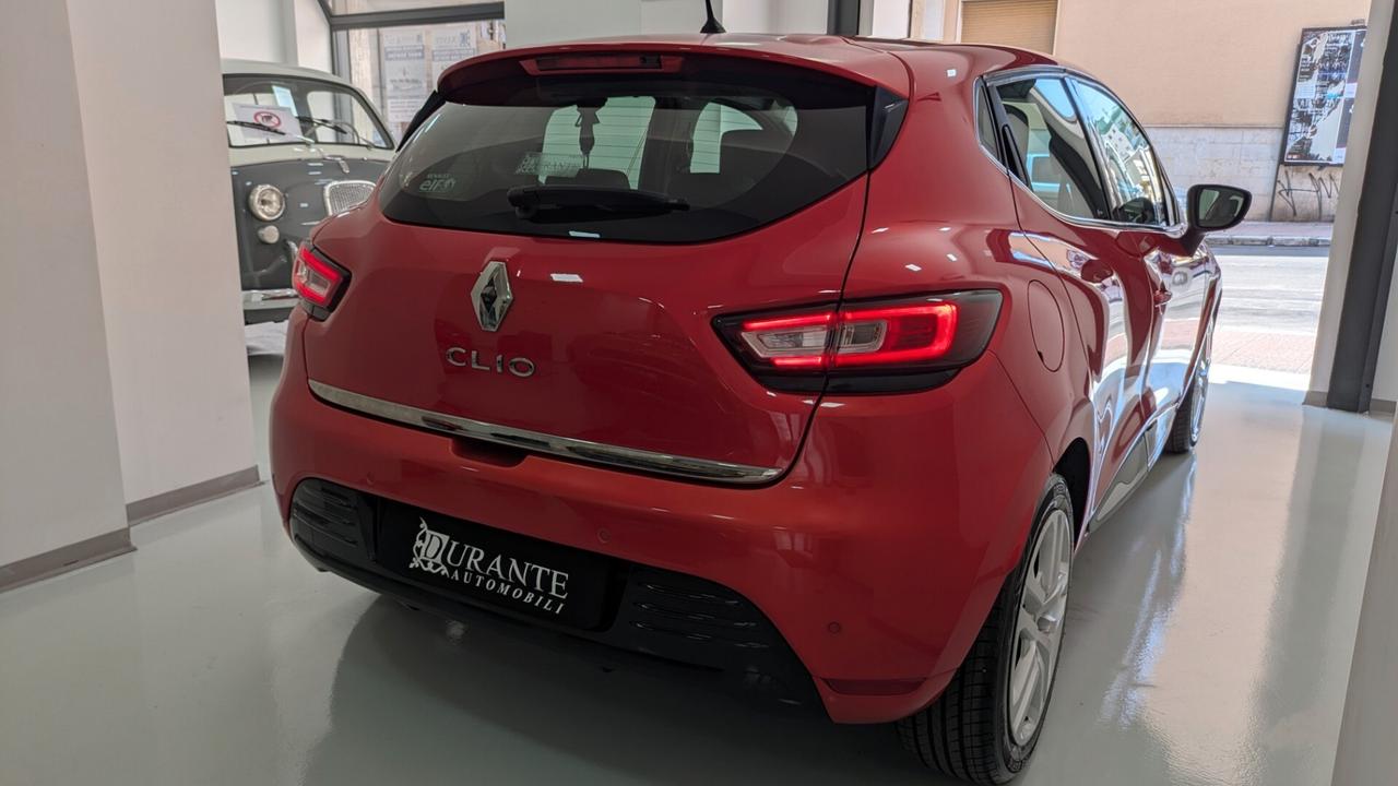 Renault Clio TCe 12V 90 CV 5 porte Moschino Life