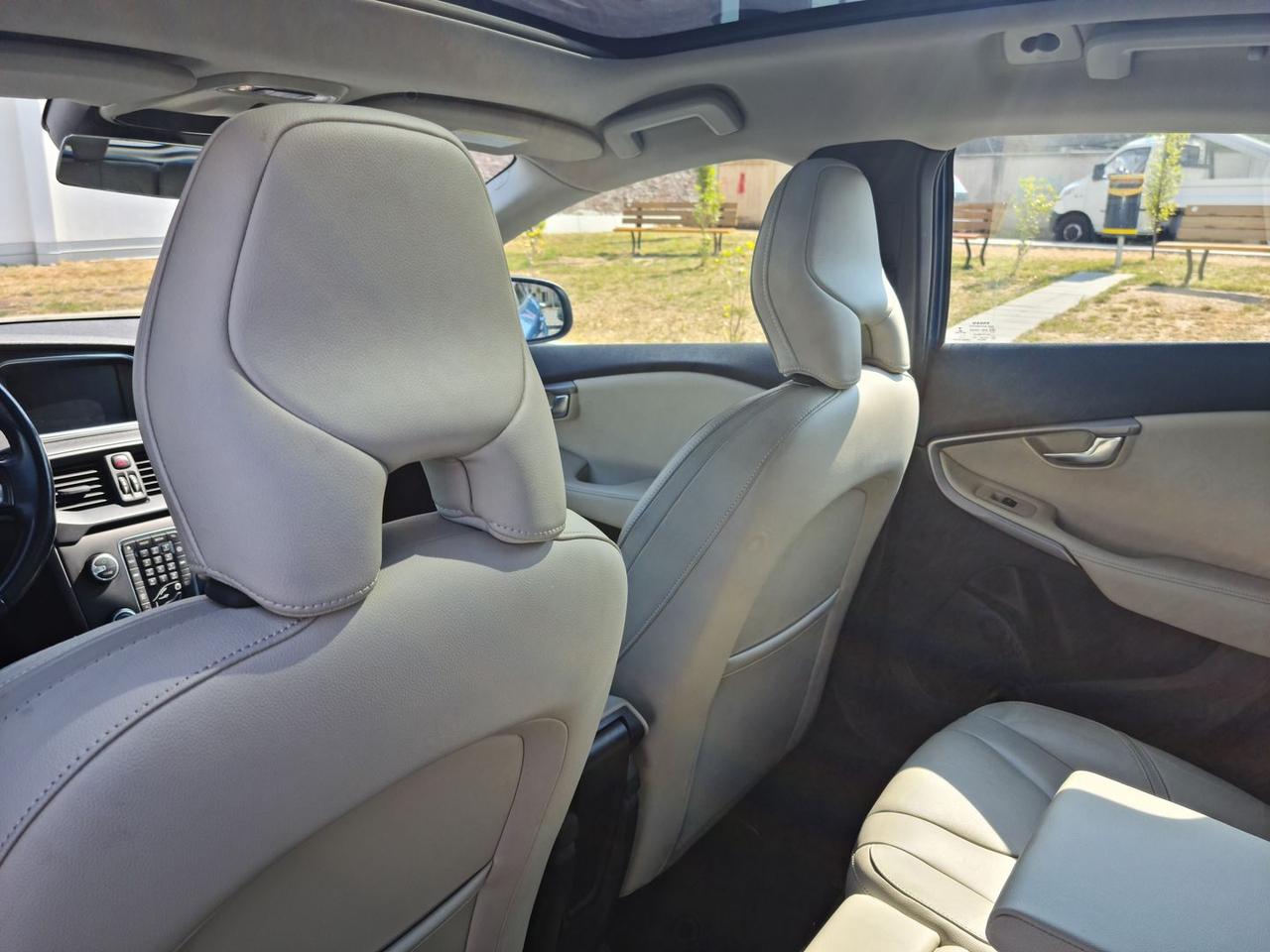 Volvo V40 KINETIC #6087