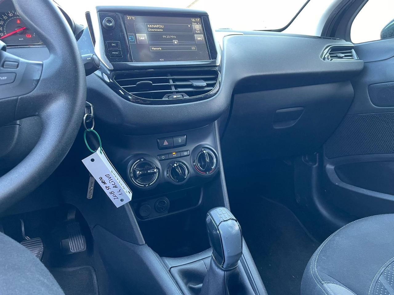 Peugeot 208 1.4 HDi 68 CV 5 porte in perfette condizioni