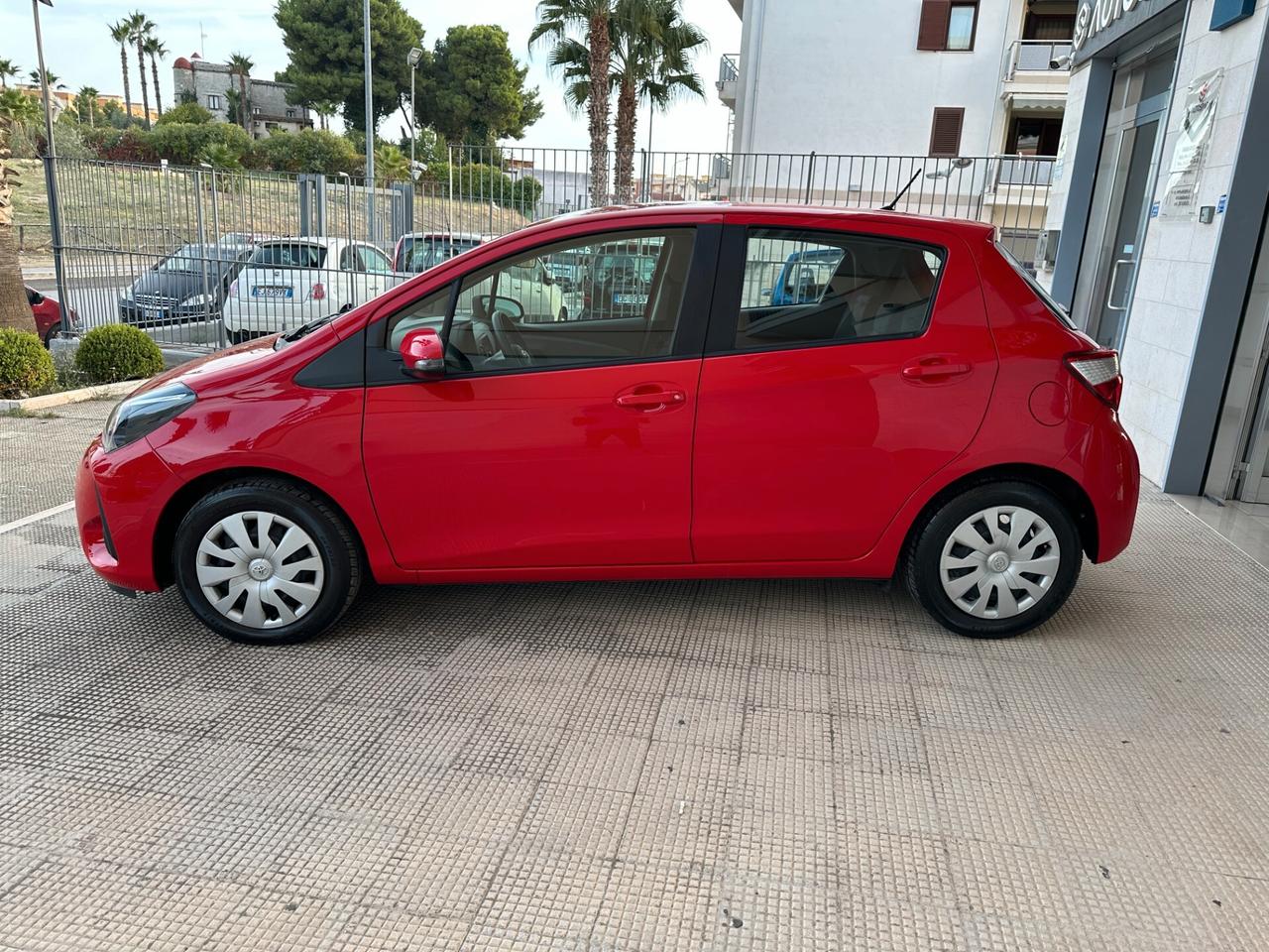 Toyota Yaris 1.0 72 CV 5 porte Cool