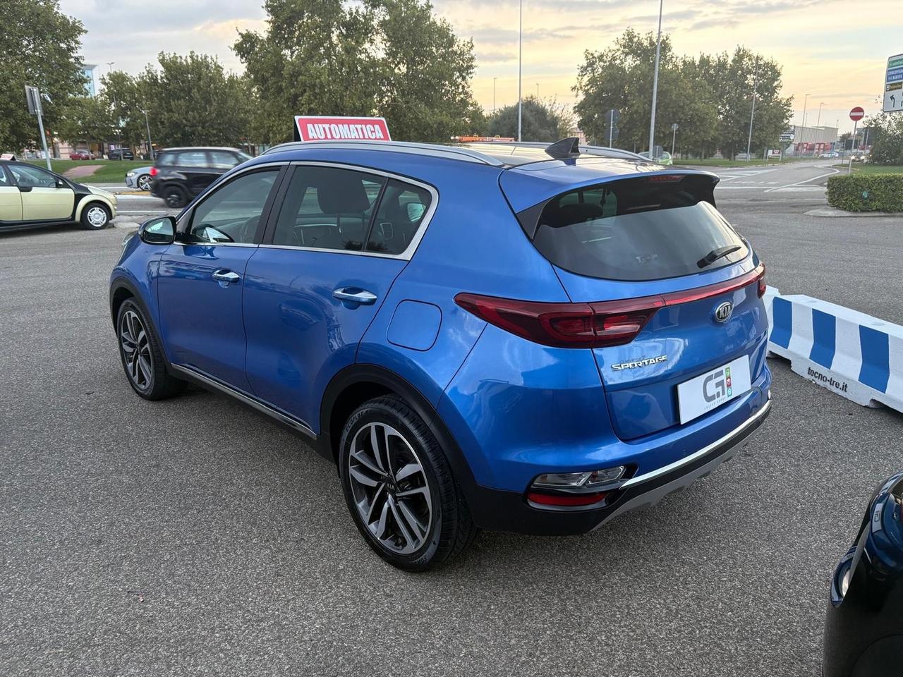 Kia Sportage 1.6CRDI 2WD ENERGY-(TETTO PANORAMICO)
