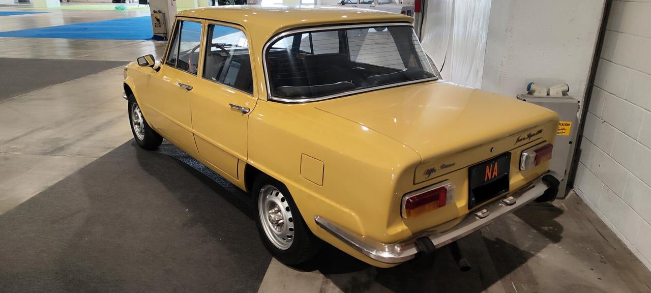 Alfa Romeo Giulia NUOVA SUPER 1300 GIALLO PIPER