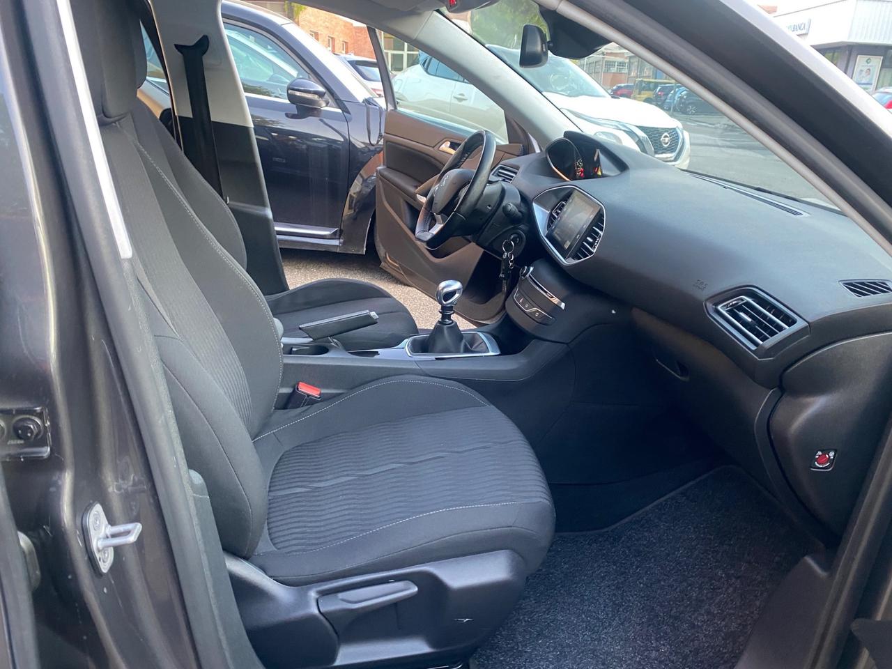 Peugeot 308 PureTech Turbo 130 S&S SW Allure