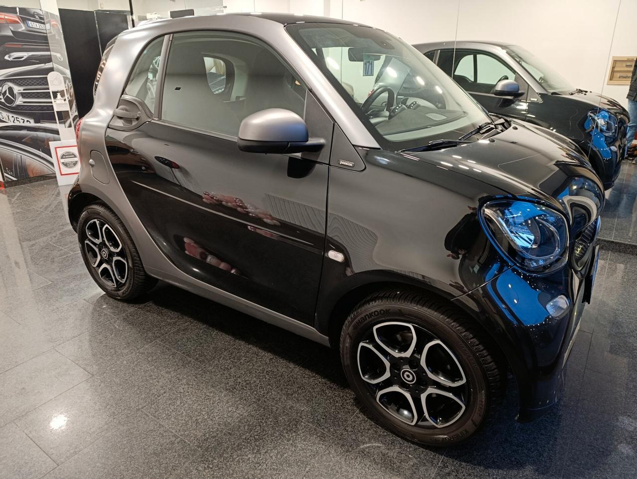 Smart ForTwo 90 0.9 Turbo twinamic Passion Nero e Opaco Navi full