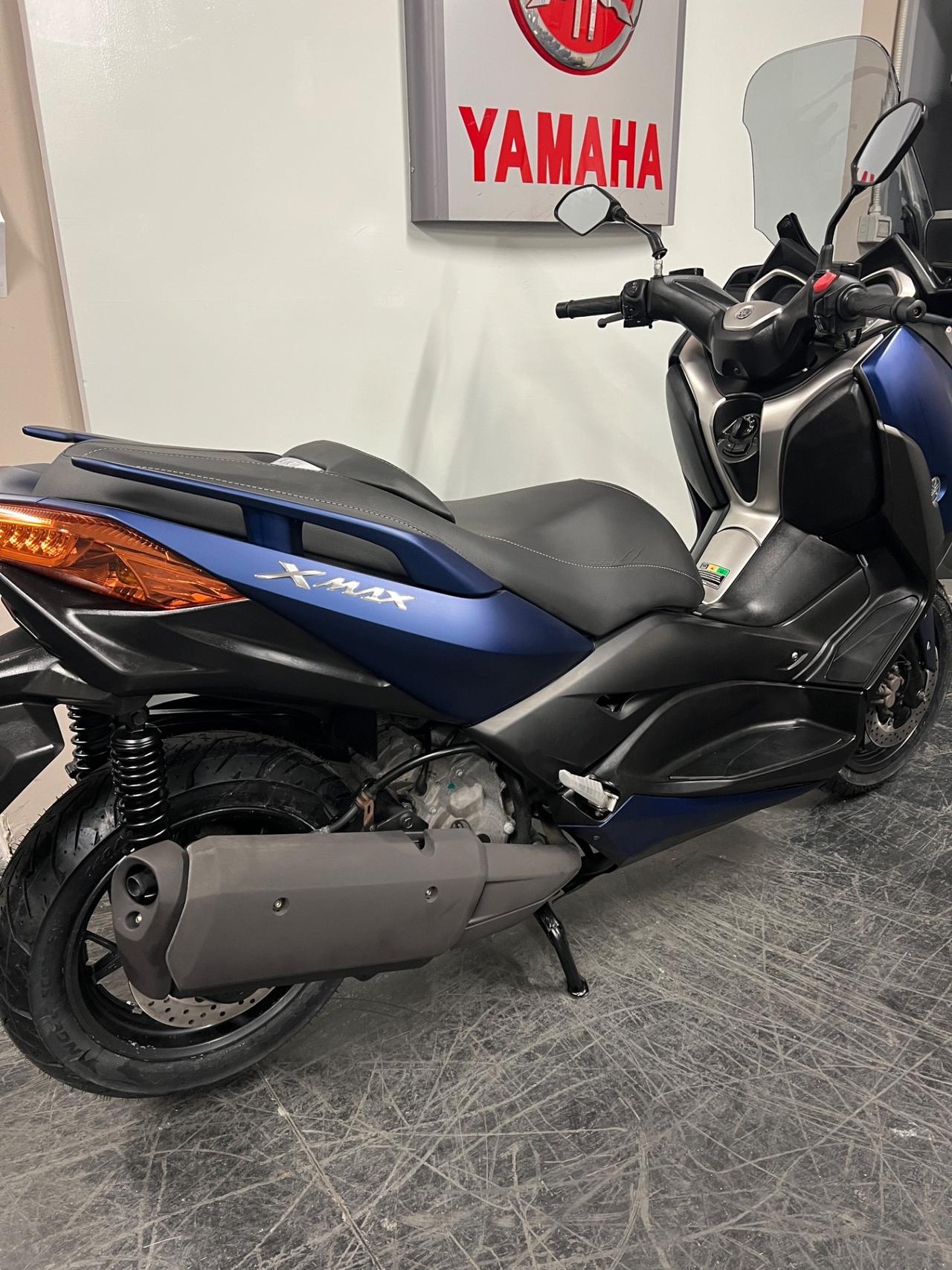 Yamaha X-Max 300