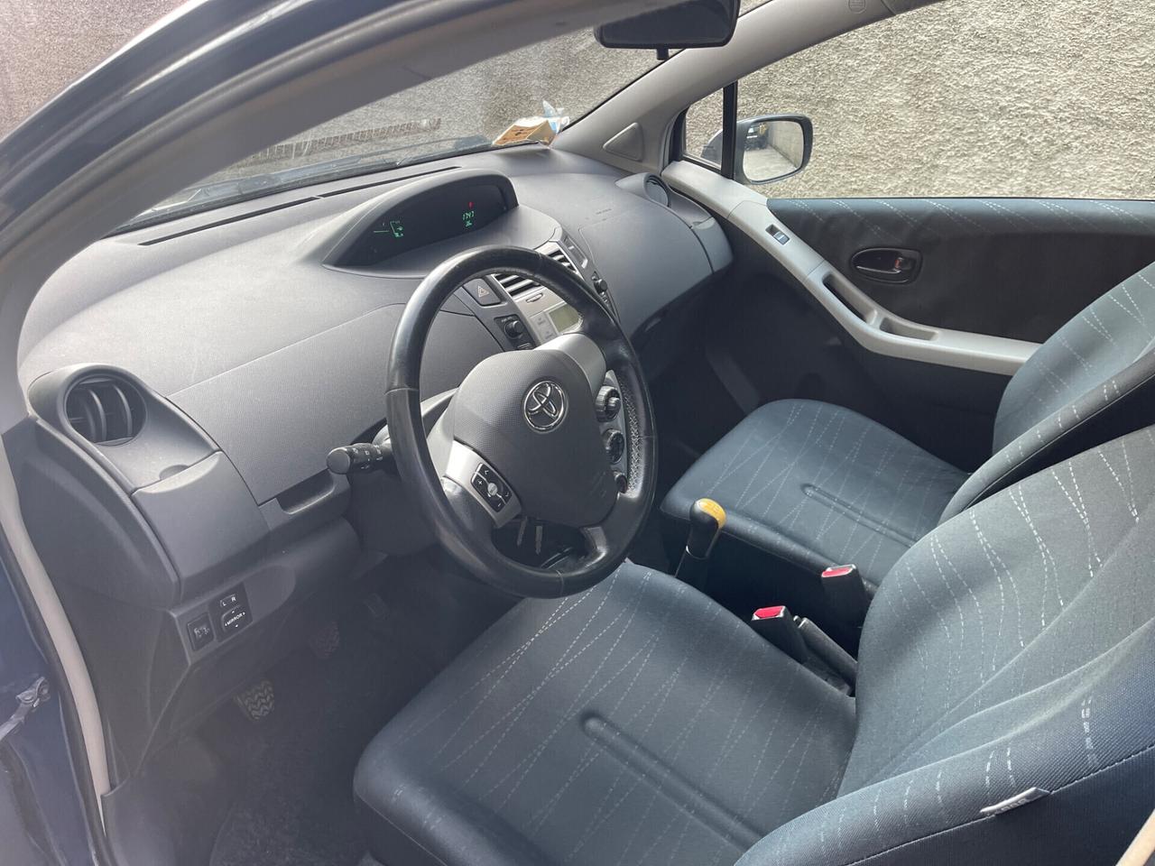 TOYOTA YARIS 1.3 BENZINA EURO4 UNI PROP