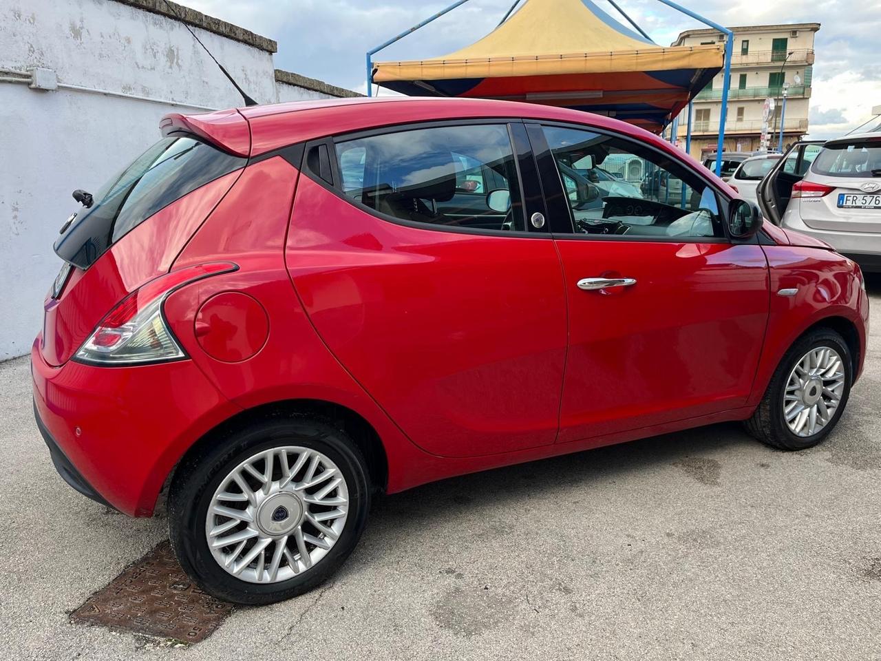 Lancia y-1.2 “ecochic” gpl -full-2013