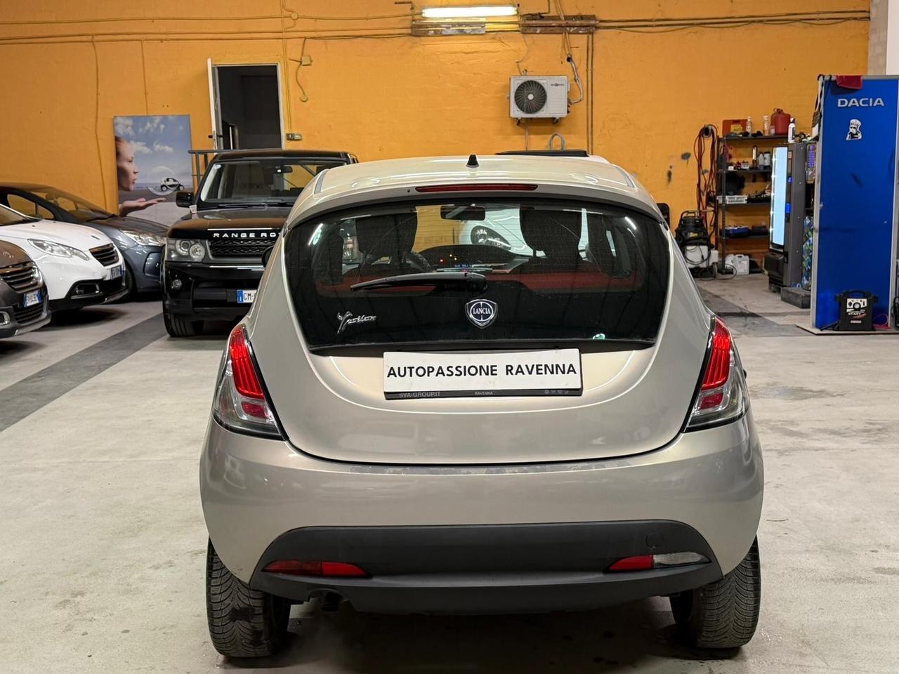 Lancia Ypsilon 0.9 TwinAir 85 CV 5 porte Metano Ecochic Gold