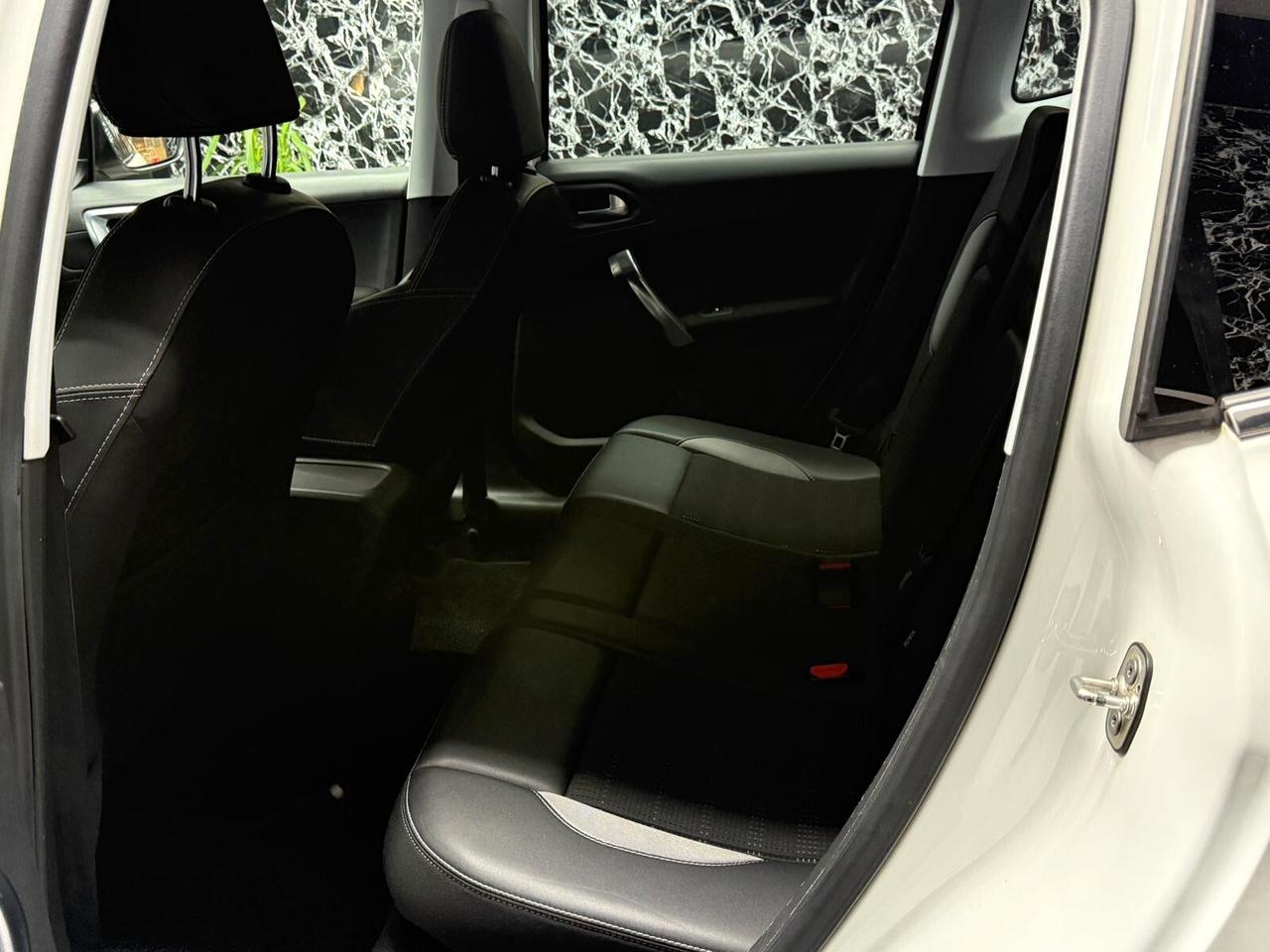 Peugeot 2008 BlueHDi 100 Black Matt