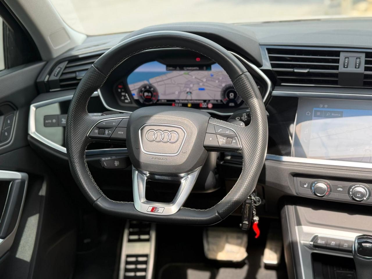 Audi Q3 35 TDI S tronic line edition Aut. Led .Tetto Apribile Pelle Navy Camera Matrix