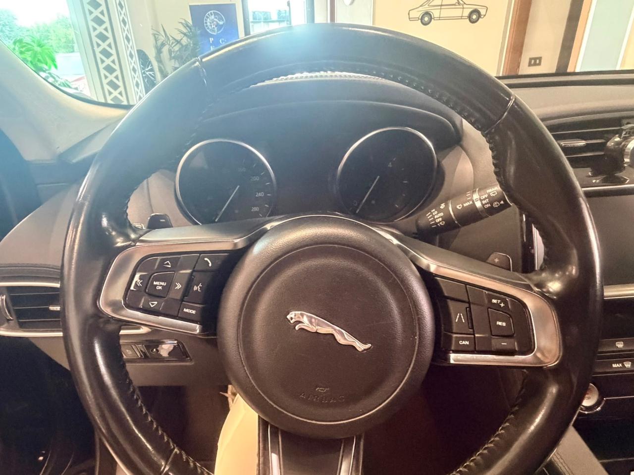 Jaguar F-Pace 2.0 D 180 CV AWD aut. Prestige