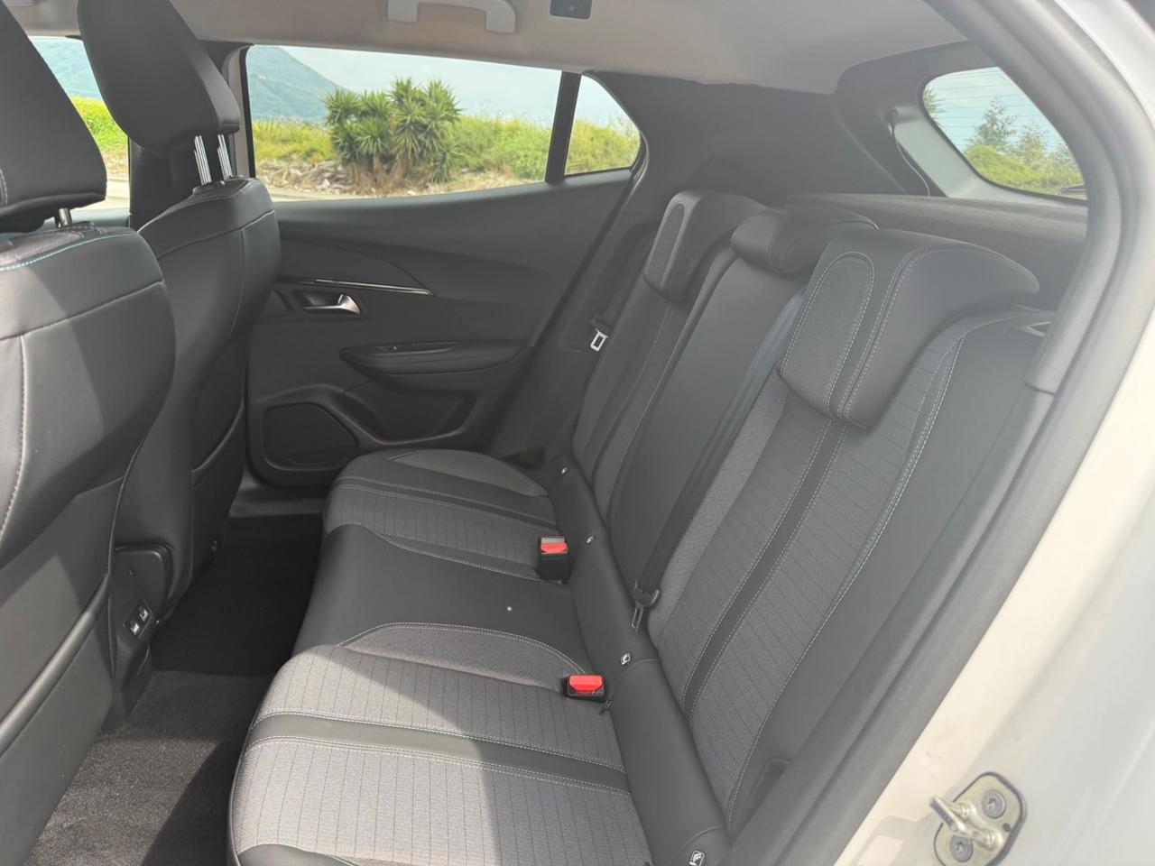 Peugeot 2008 BlueHDi 130 S&S EAT8 Allure
