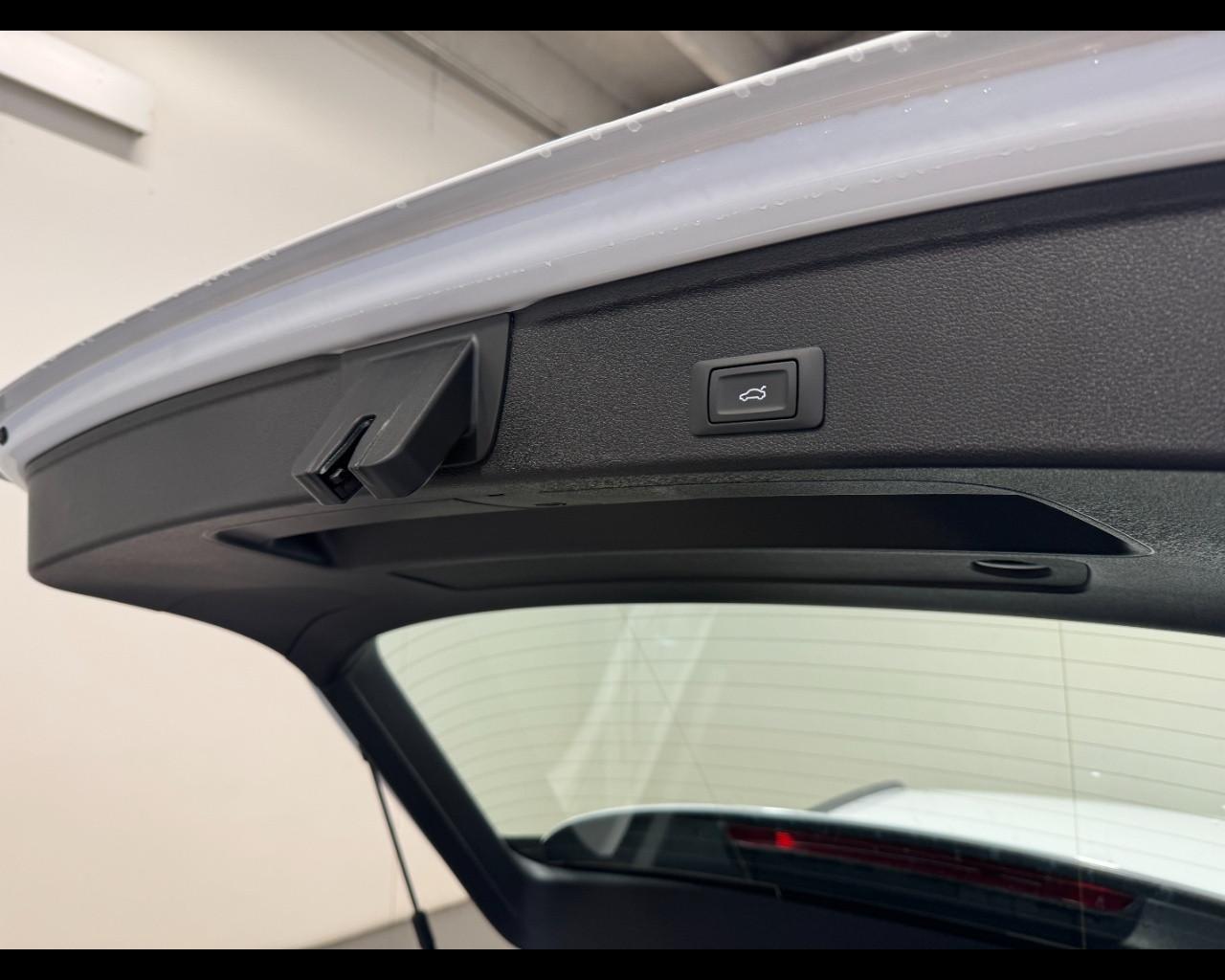 AUDI A4 AVANT 30 TDI MHEV S-TRONIC BUSINESS
