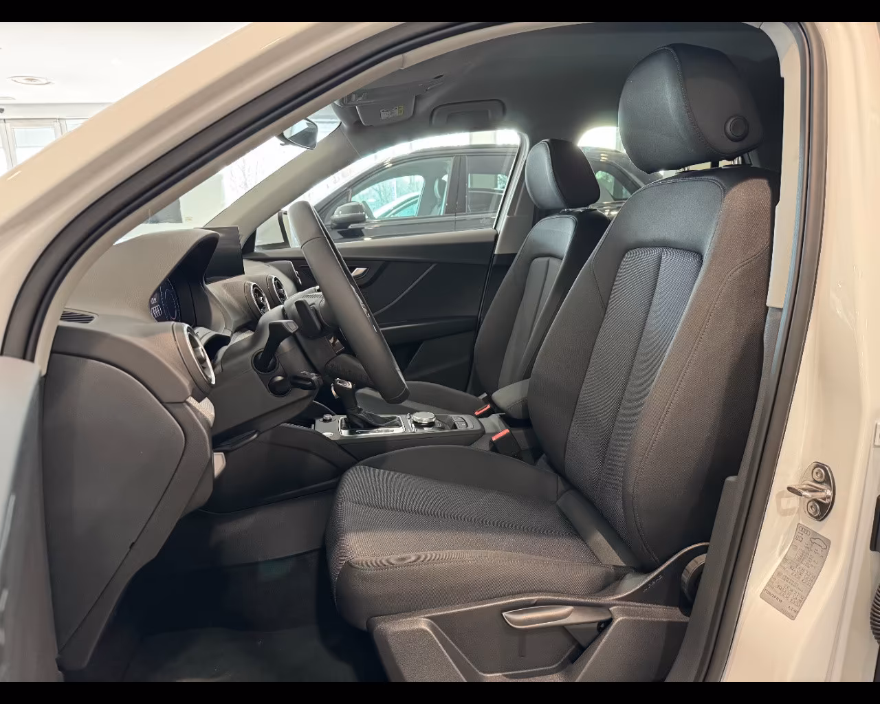 AUDI Q2 35 TFSI S-TRONIC BUSINESS