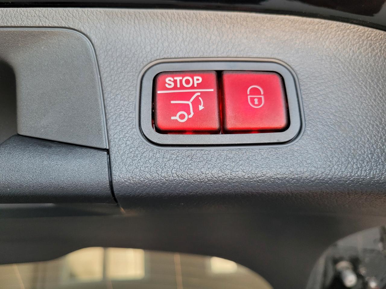 Mercedes-benz GLA 200 d AMG Line 8G-DCT LUCI AMBIENTE KEYLESS NAV