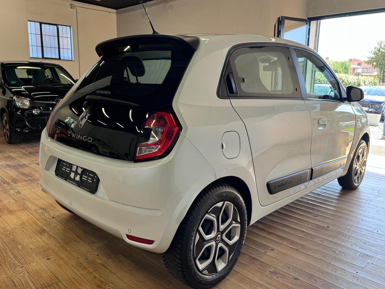 Renault Twingo 1.0 65cv NEOPATENTATI , LED NAVI CLIMA AUTO, UNIPRO