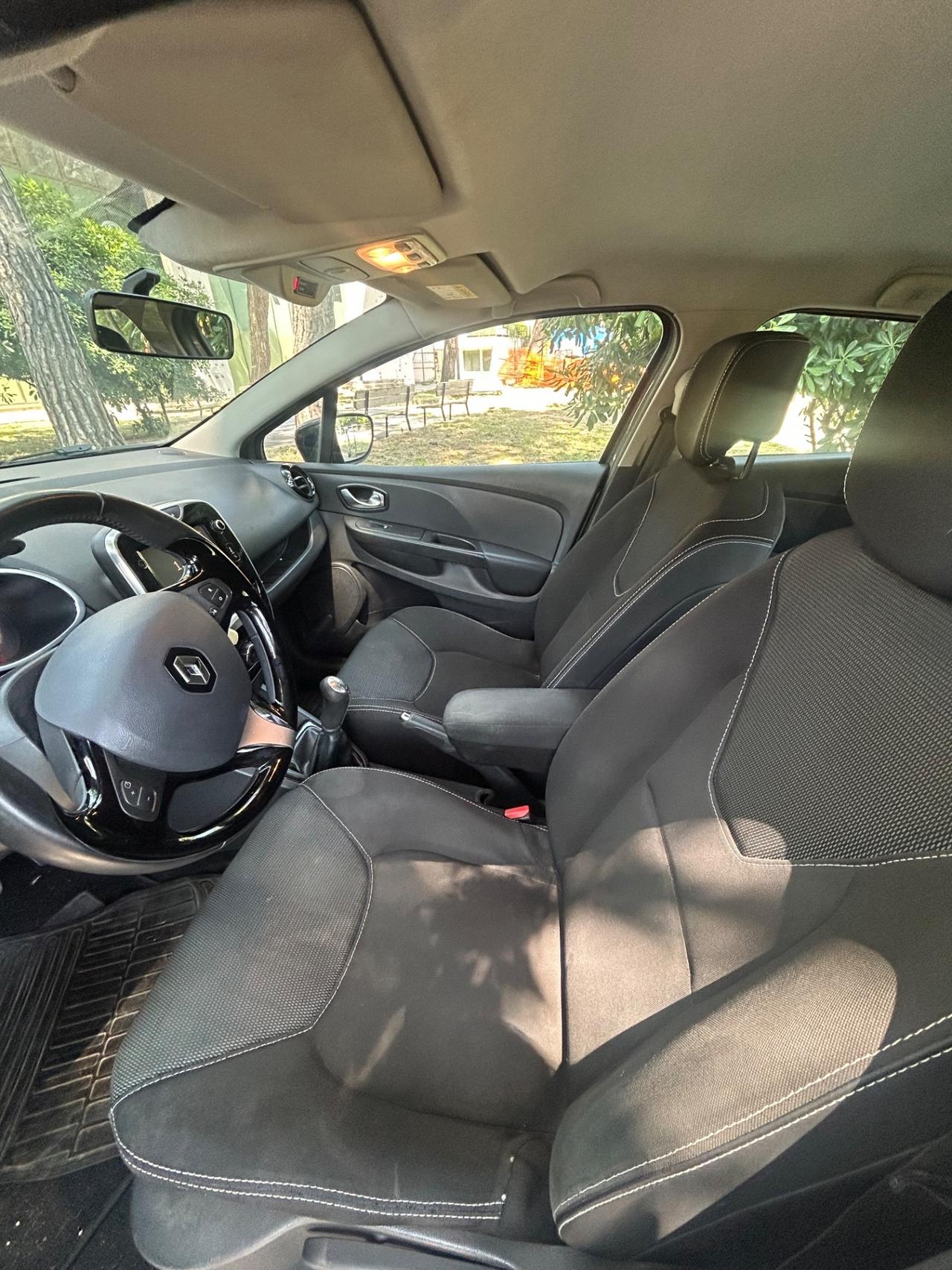 Renault Clio 1.2 75 CV 5 porte Duel