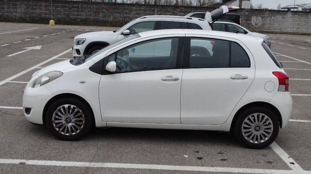 TOYOTA Yaris 1.300 100 cv, 5 porte, versione "Sol", Garanzia..