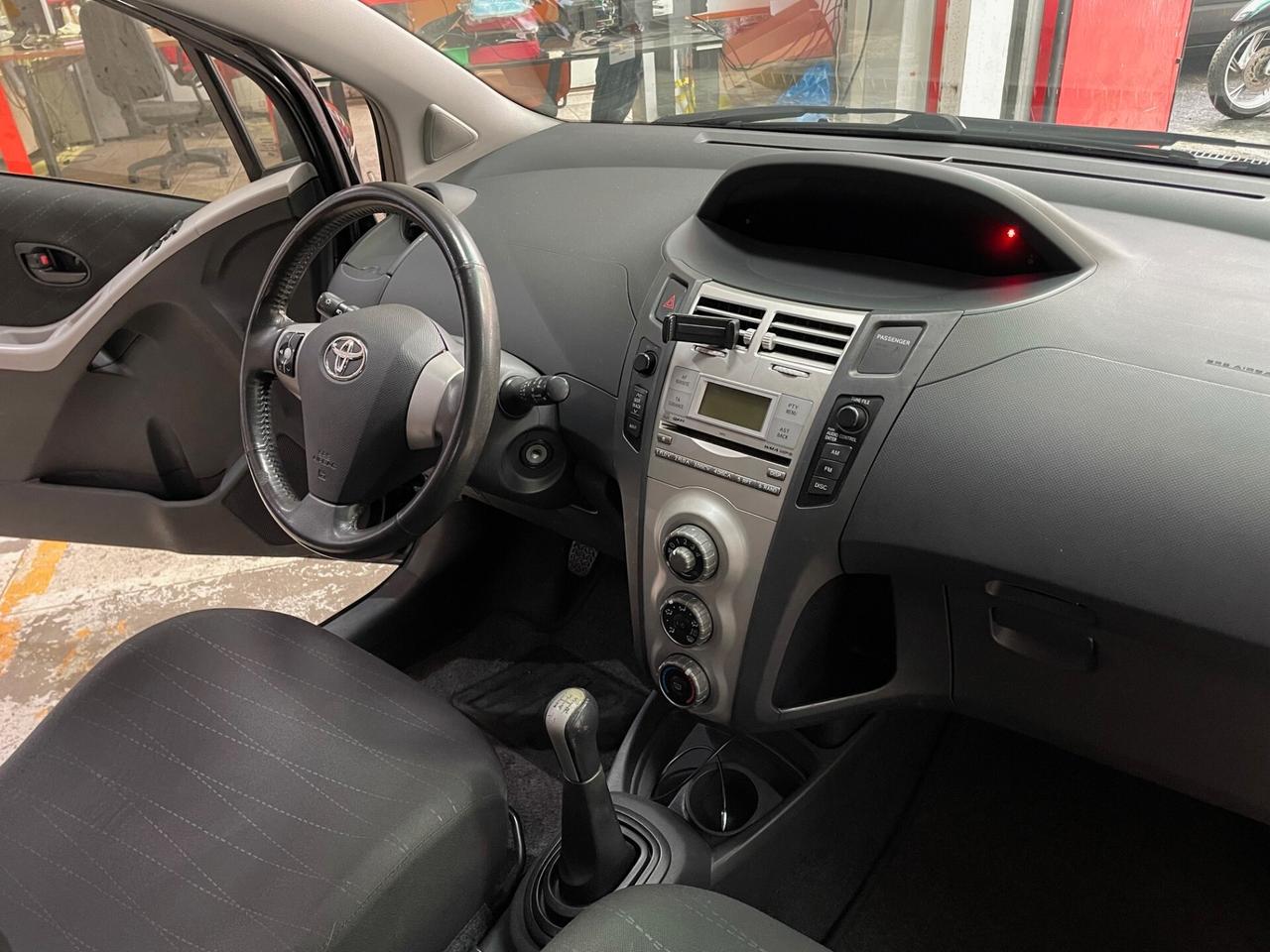 Toyota Yaris 1.0 3 porte PER NEO-PATENTATI!!!