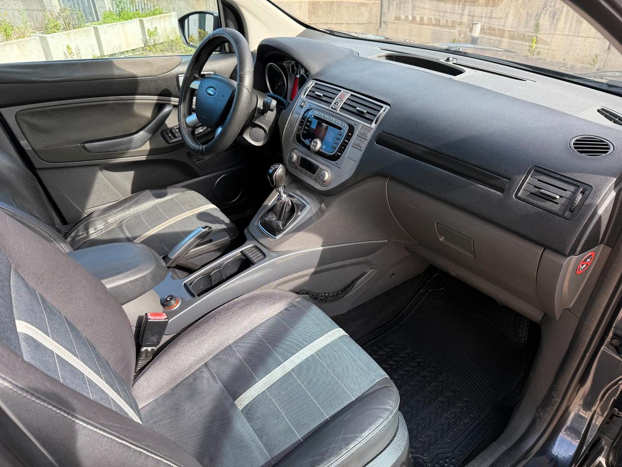 Ford Kuga 2.0 TDCi 136 CV 4WD Titanium DPF Tetto