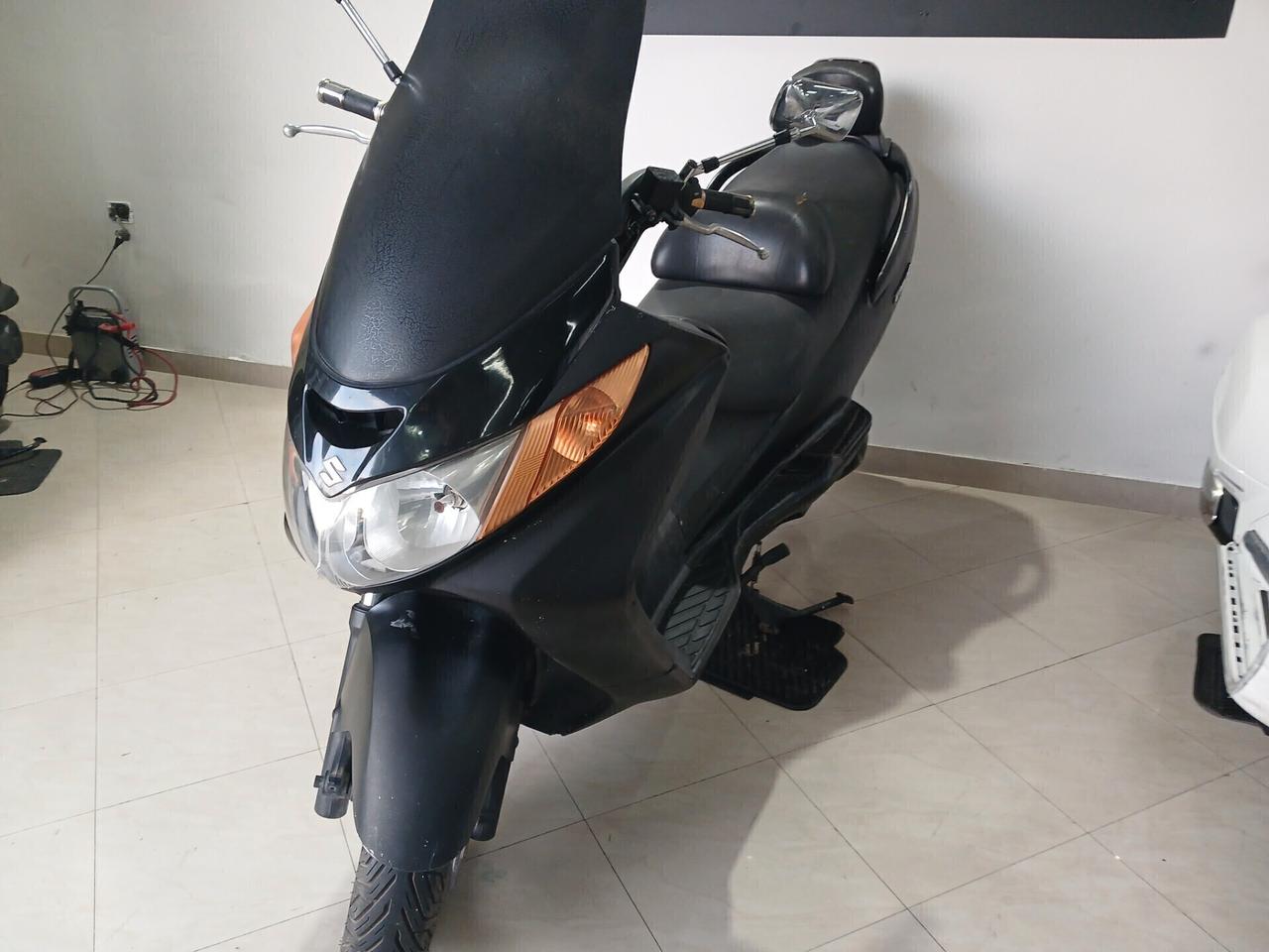 Suzuki Burgman 400