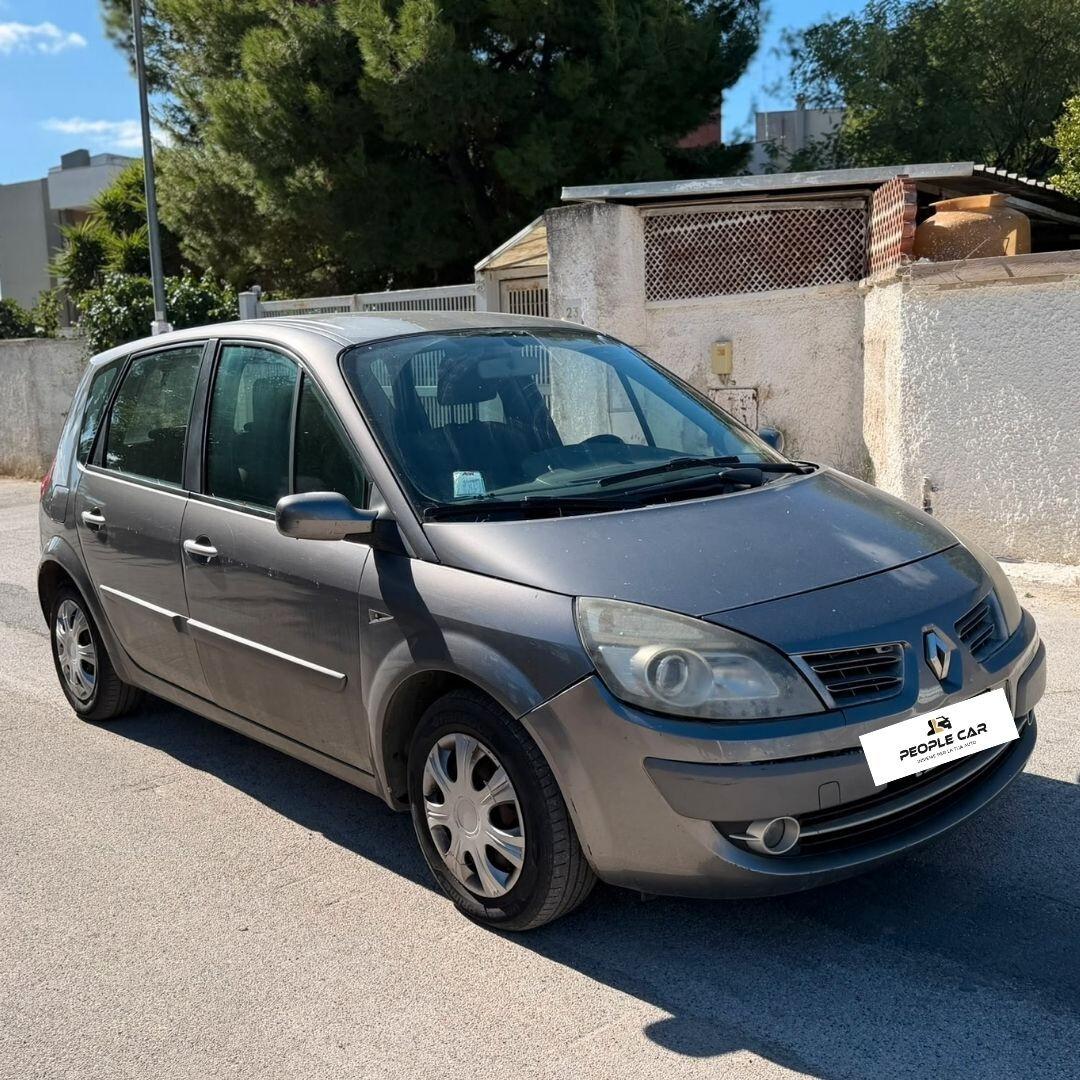 Renault Scenic 1.5 dCi - 105CV