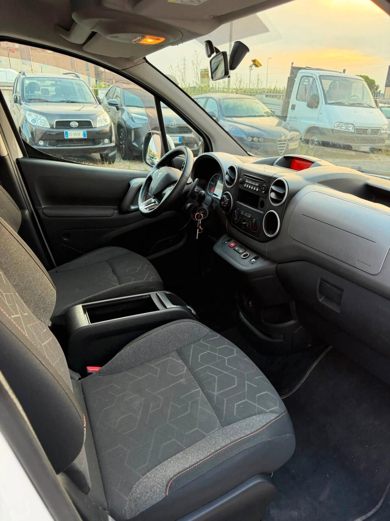 Peugeot Partner Tepee BlueHDi 100 ETG6 S&S Active