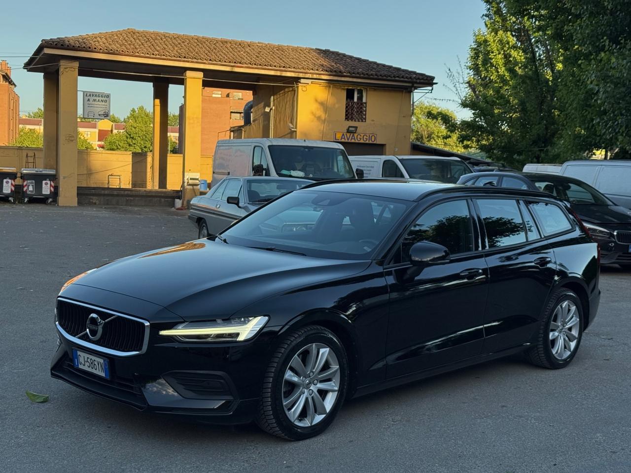 Volvo V60 B4 (d) Geartronic R-Design
