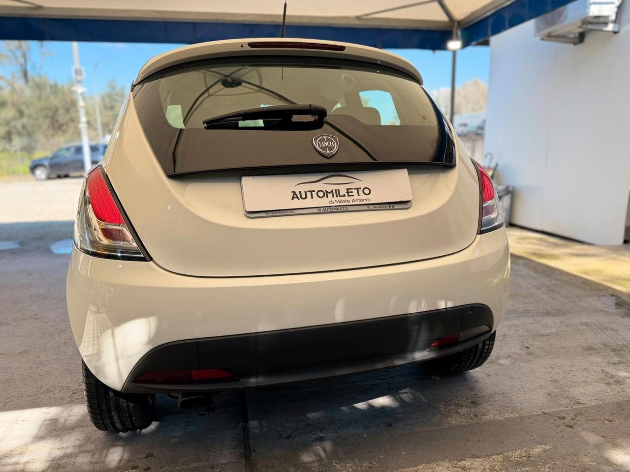 Lancia Ypsilon 1.2 69 CV 5 porte Elefantino