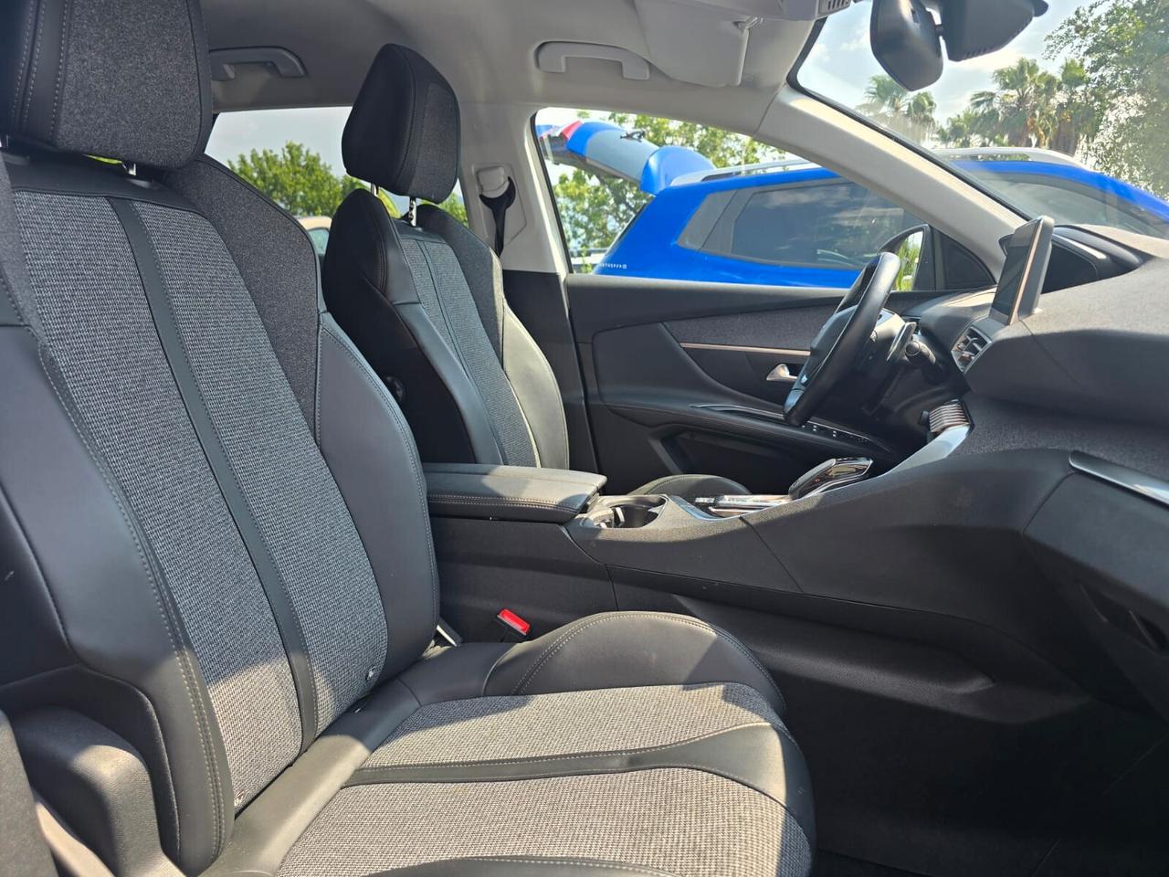 PEUGEOT 3008 TURBO 180EAT8 ALLURE
