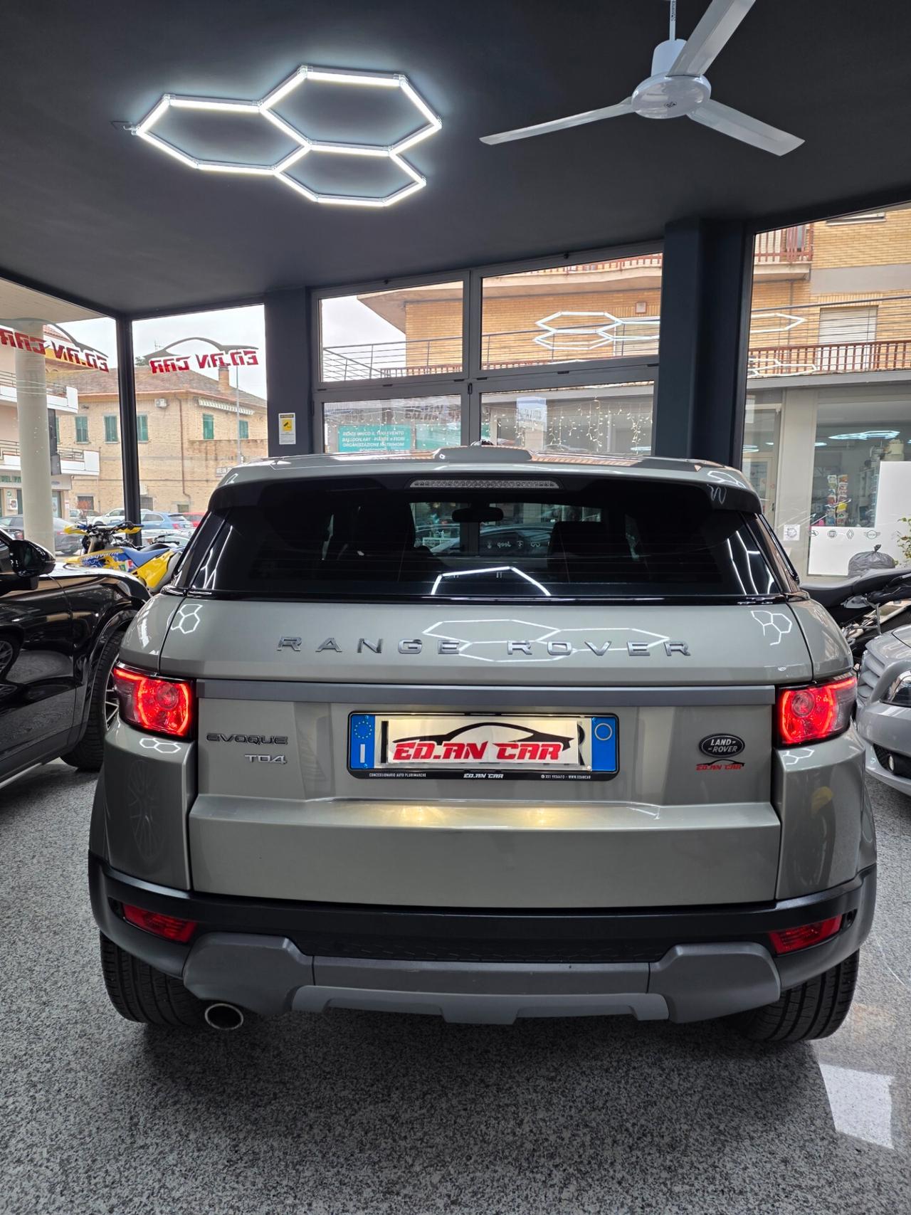 Land Rover Range Evoque 2.2 TD4 5p. Pure