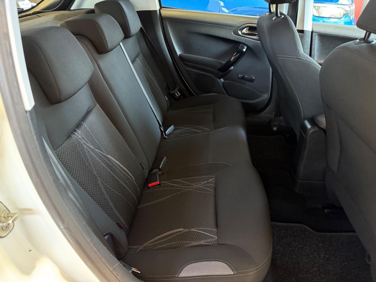 Peugeot 208 1.4 HDi 68 CV 5 porte Active UNICOPROP CINGHIA FATTA