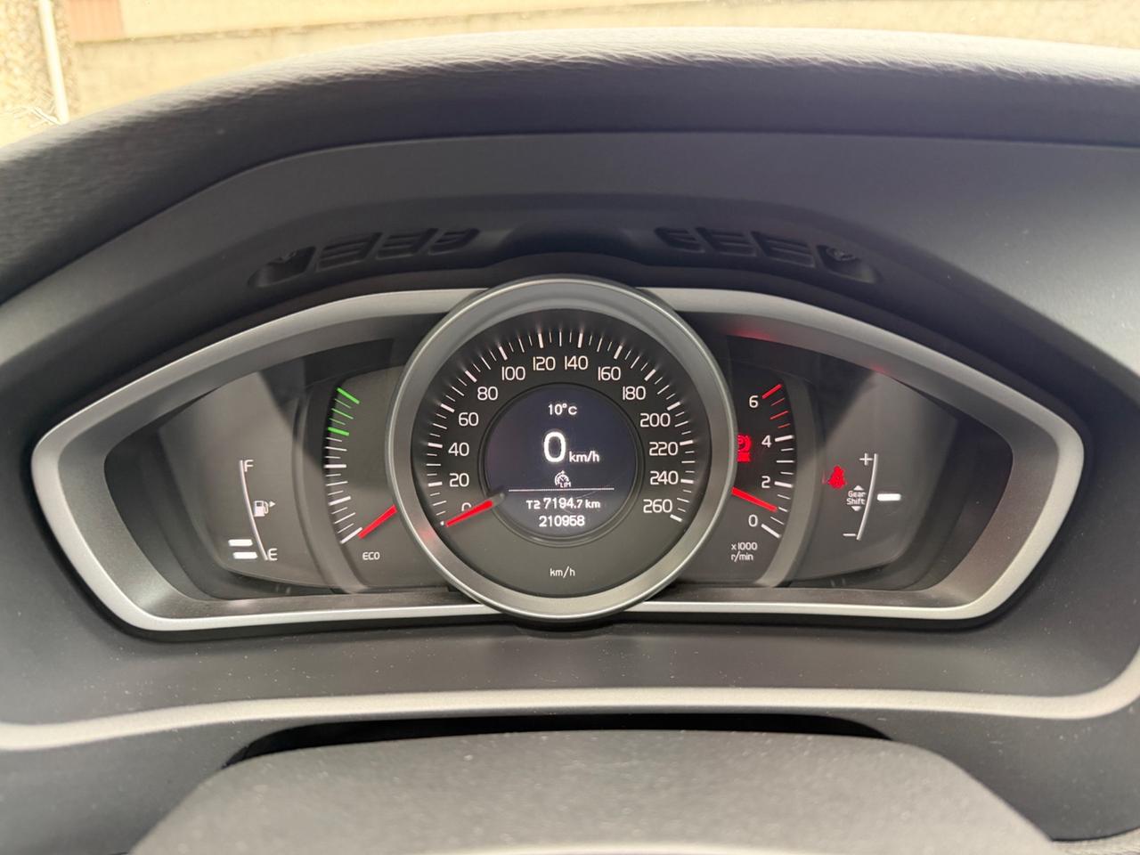 Volvo V40 D3 2.0 Diesel 88KW 6marce euro6b